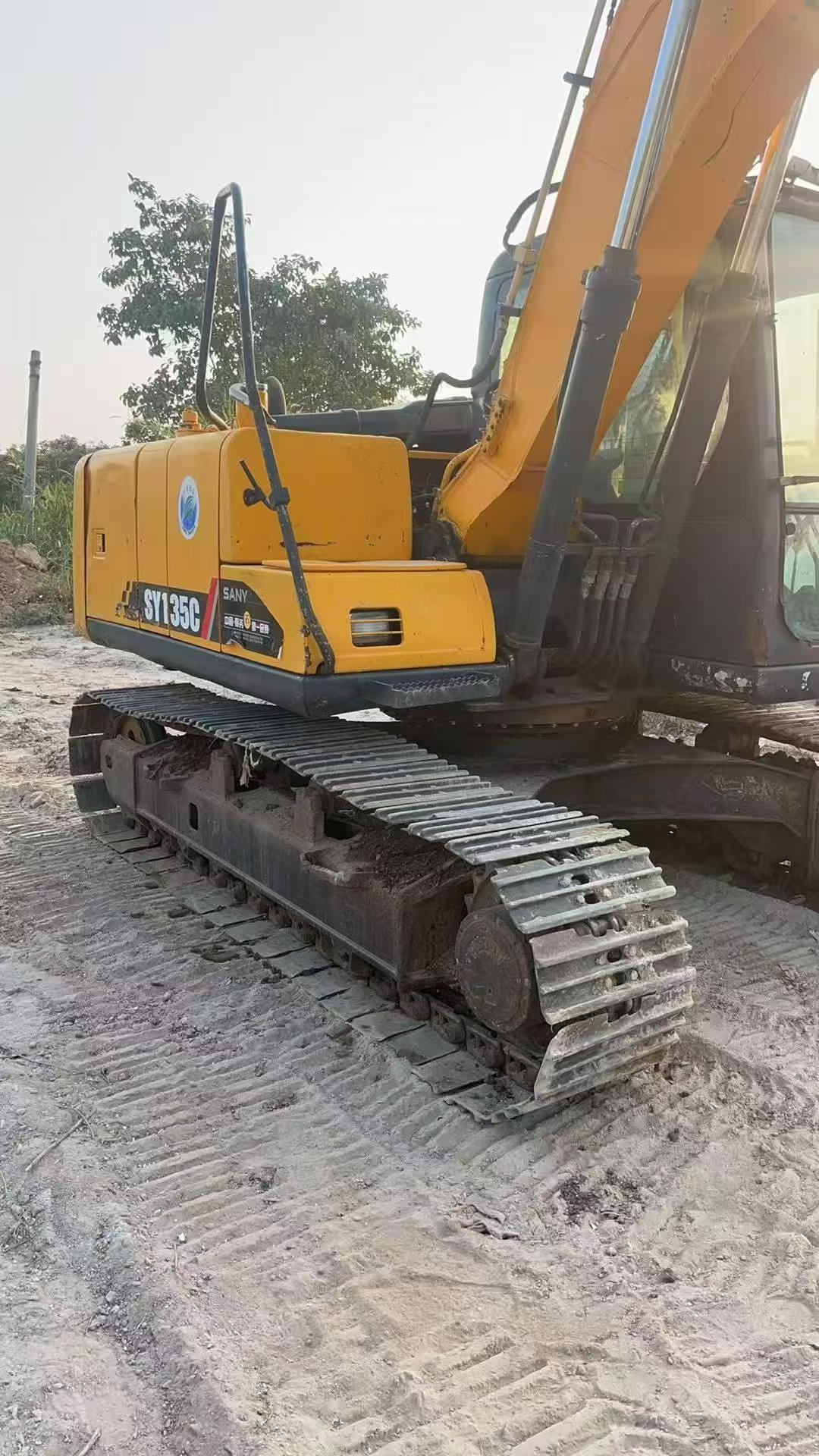 Used Sany SY135 Excavator 2016 Model / 3