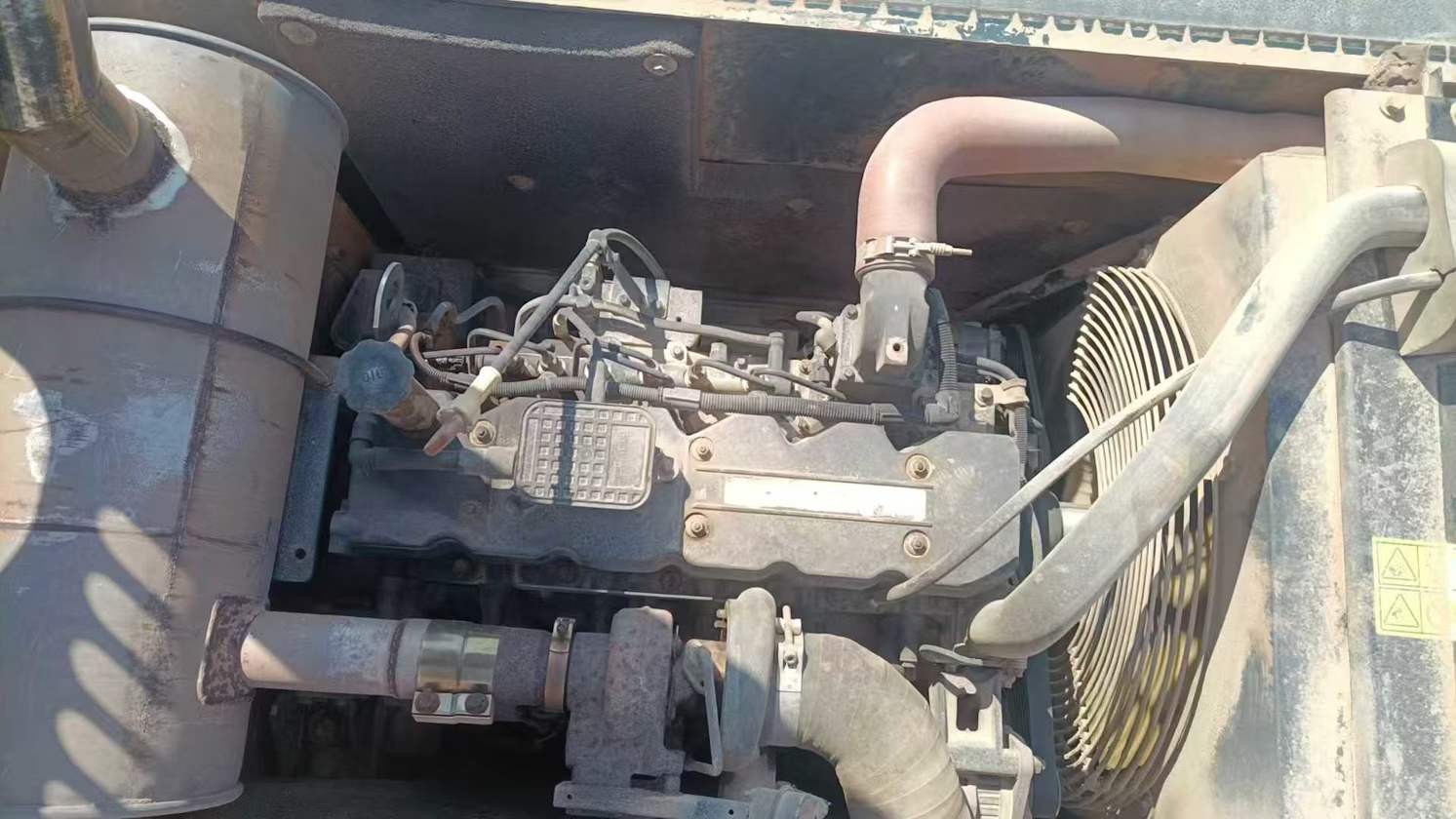 Used Hyundai R215VSN Excavator 2017 Model / 4