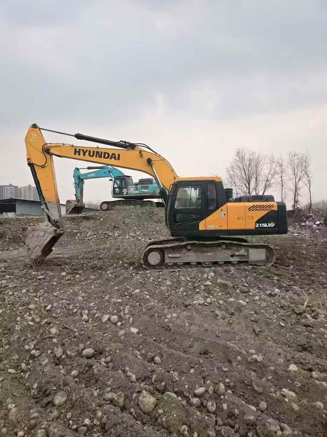 Used Hyundai R215VS Excavator 2020 Model / 3