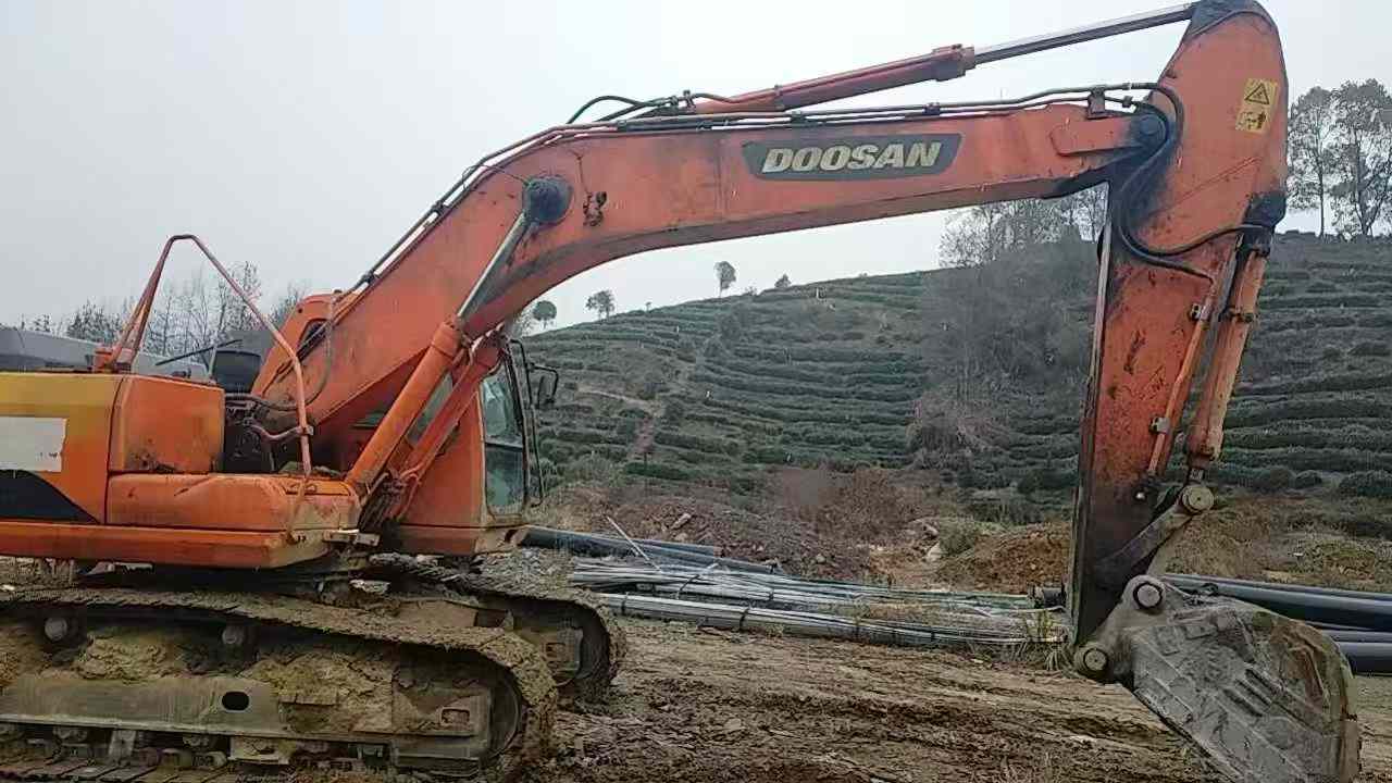 Used Doosan S225 Excavator 2011 Model / 6
