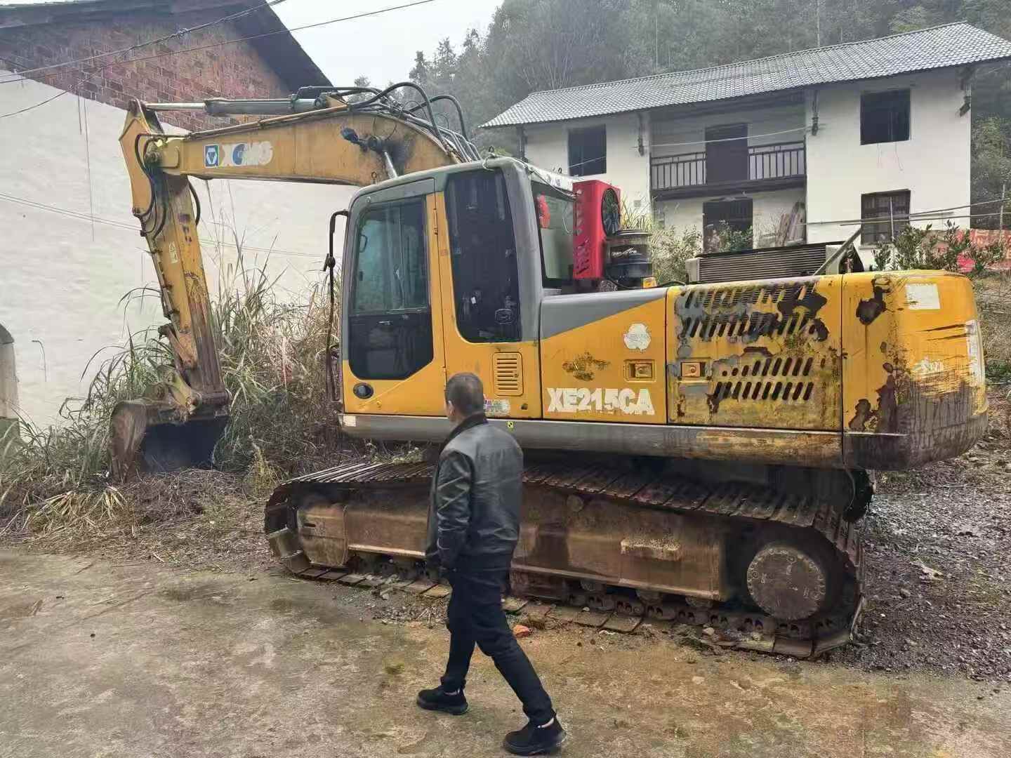 Used XCMG XE215CA Excavator 2014 Model / 3