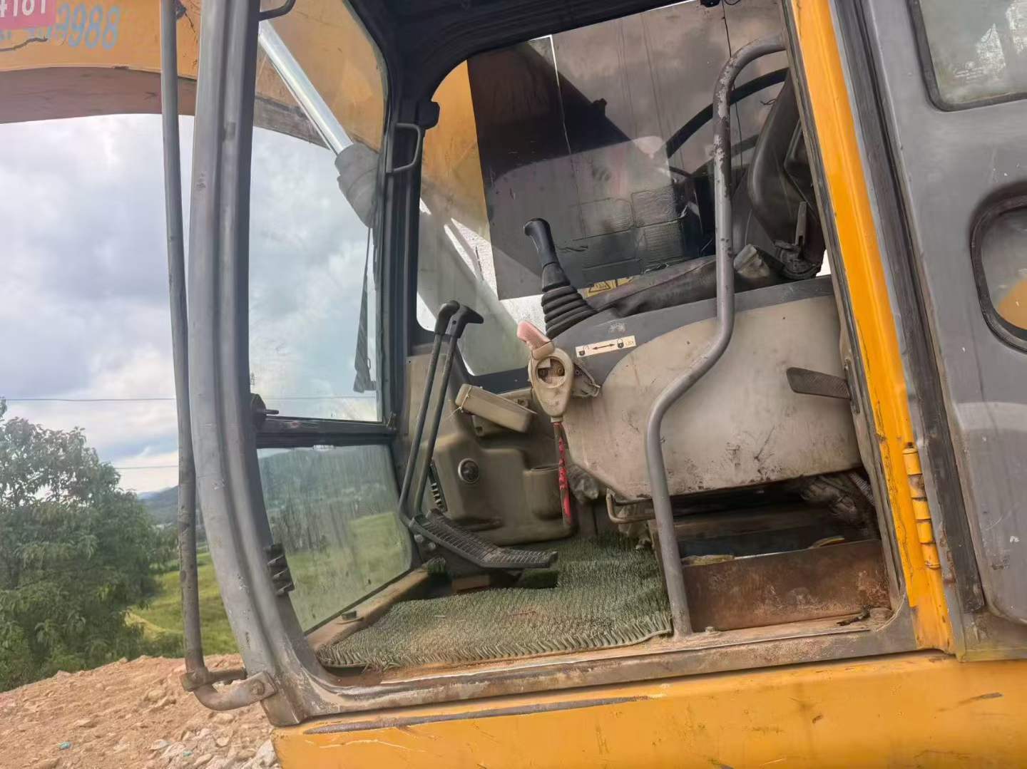 Used XCMG XE215 Excavator 2012 Model / 2