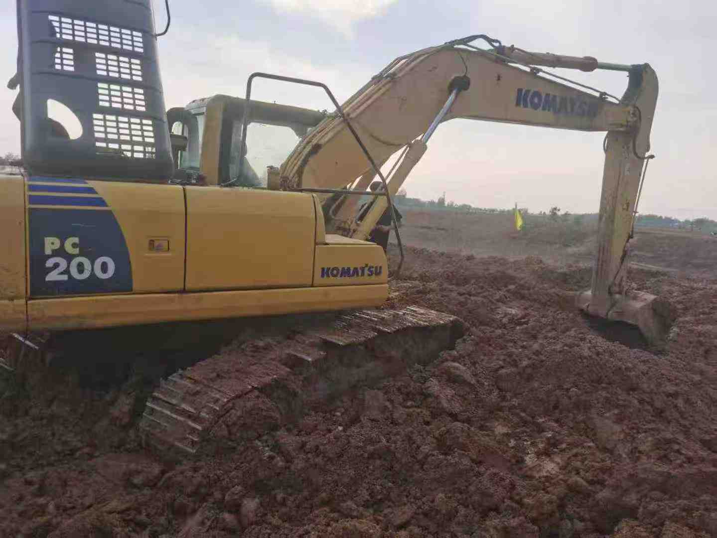 Buy Komatsu PC200 Used Excavator