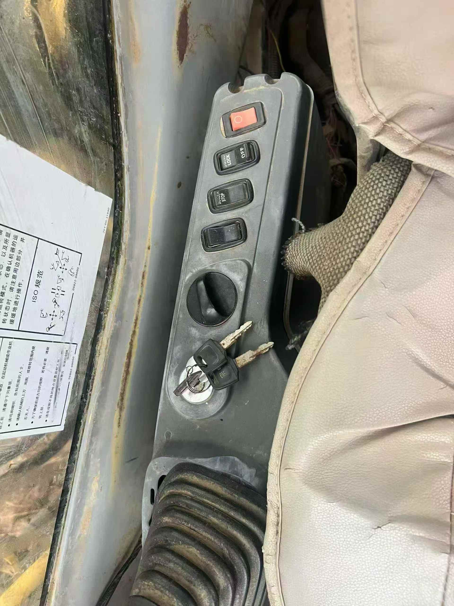 Used Komatsu PC210 Excavator 2007 Model / 9