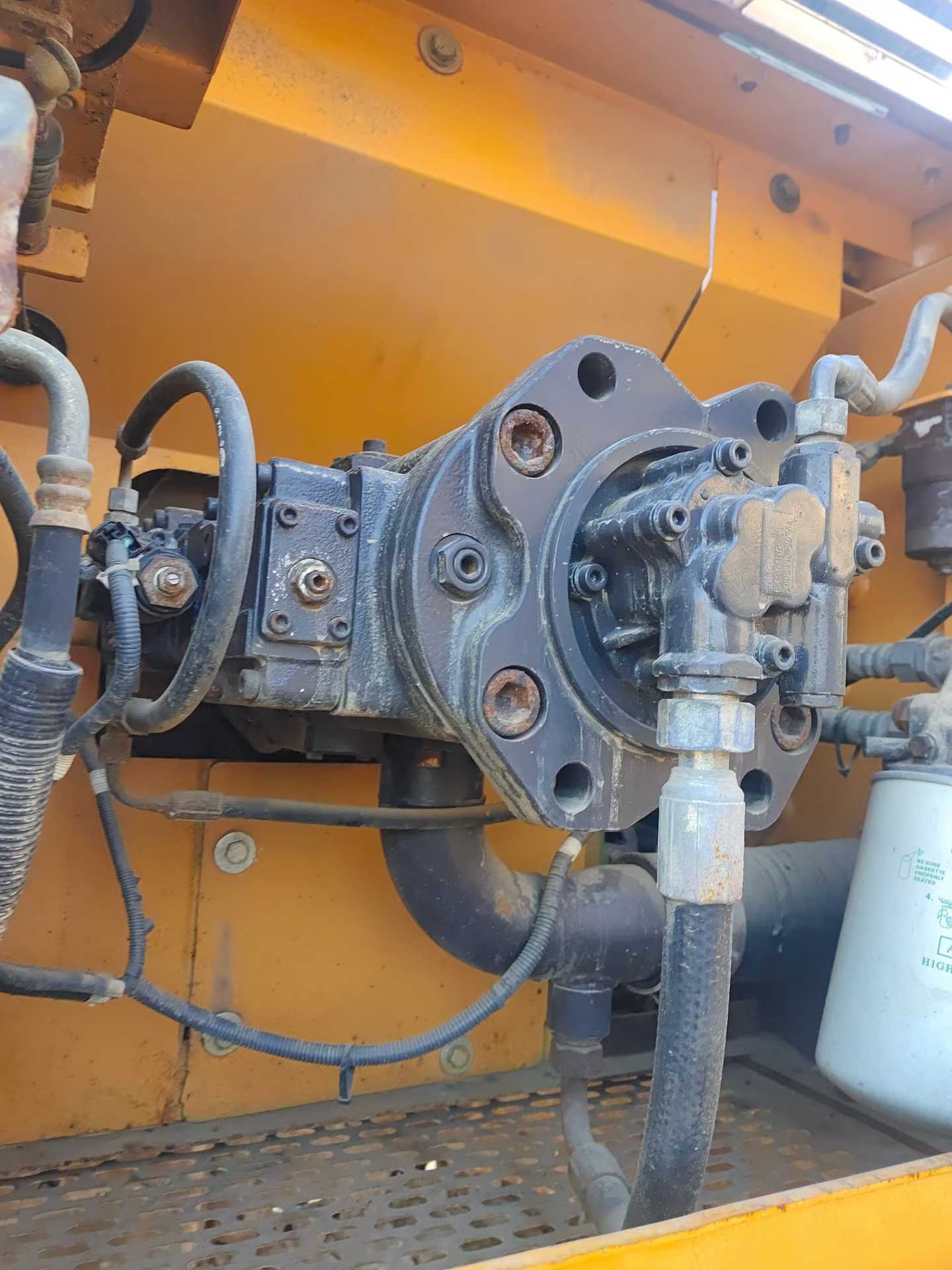 Used Sany SY215C-9 Excavator 2015 Model / 3