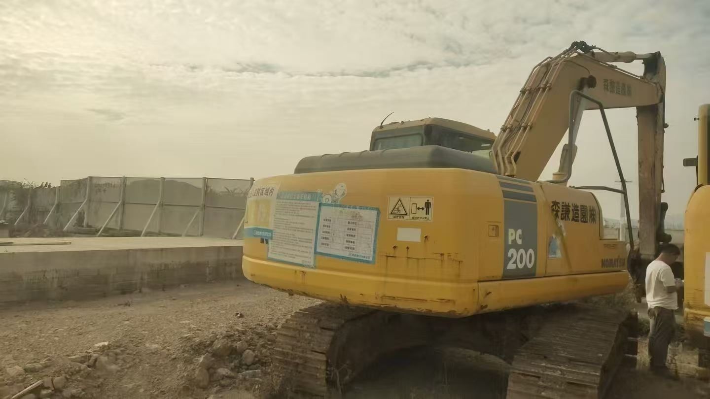 Used Komatsu PC200-7 Excavator 2016 Model / 2