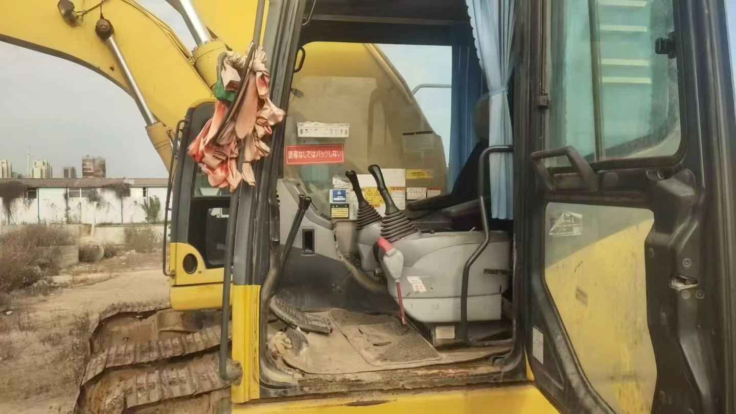 Used Komatsu PC200-7 Excavator 2016 Model / 6