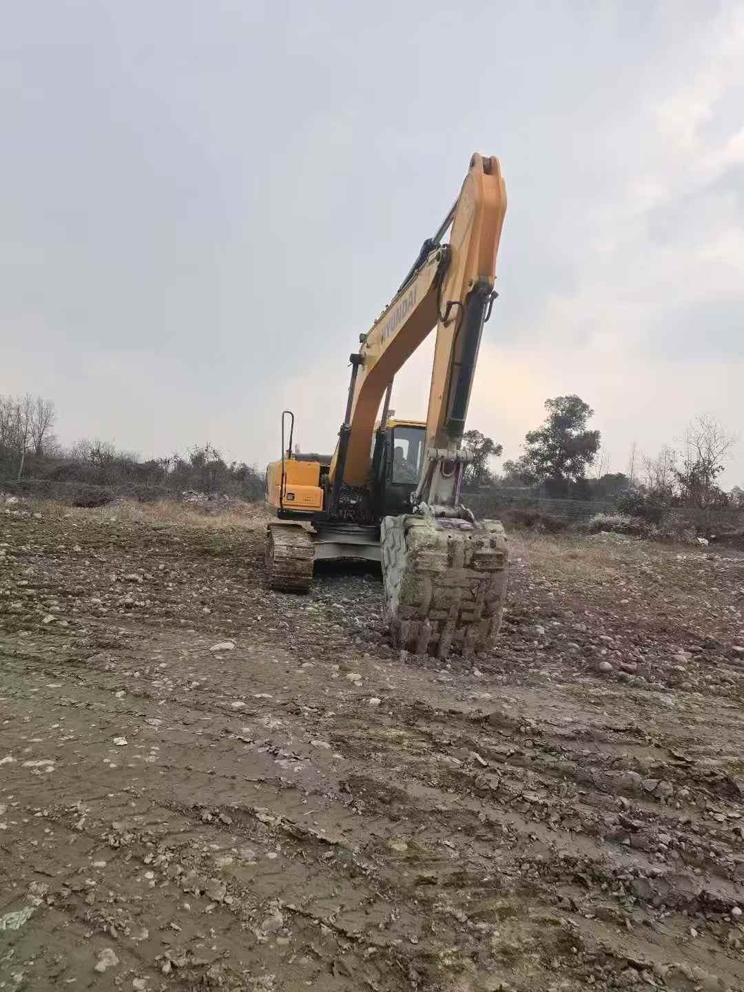 Buy Hyundai R215VS Used Excavator