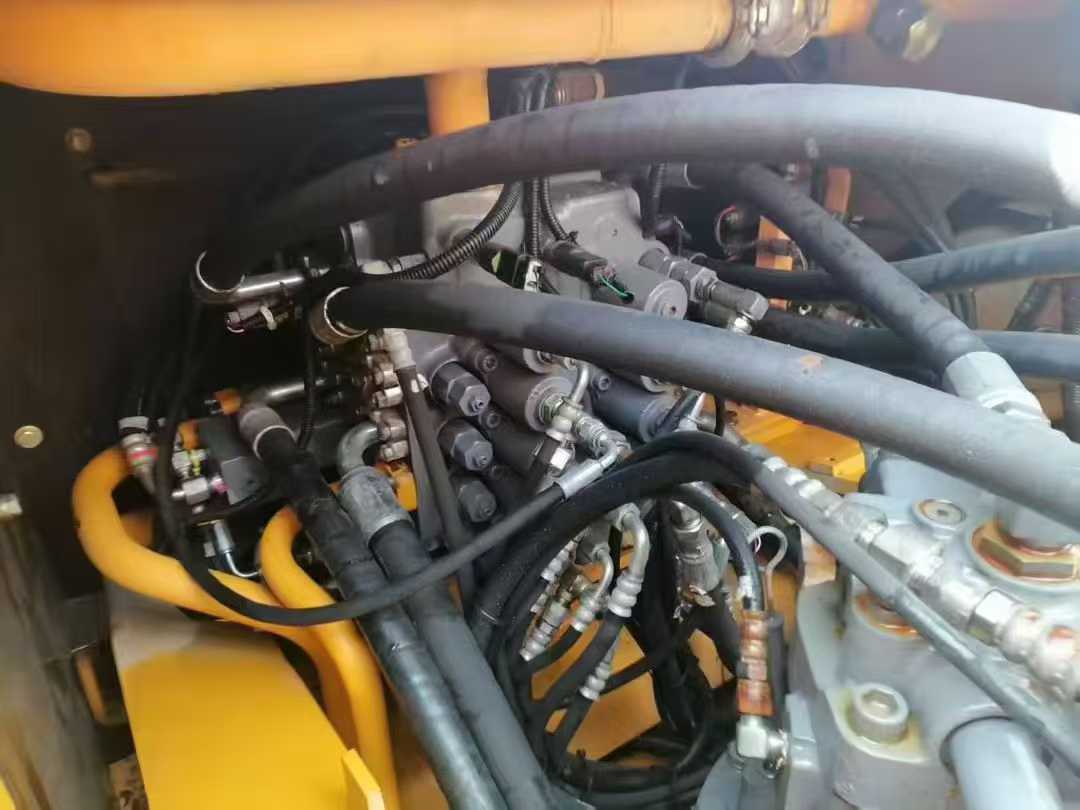 Used Kato HD820V Excavator 2016 Model / 6