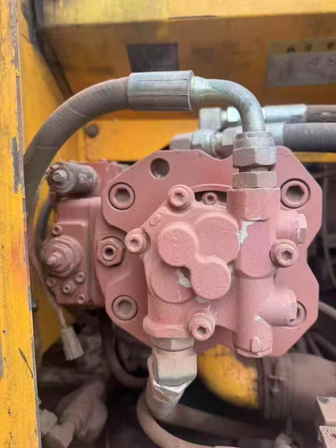 Used Hyundai R110-7 Excavator 2015 Model / 4