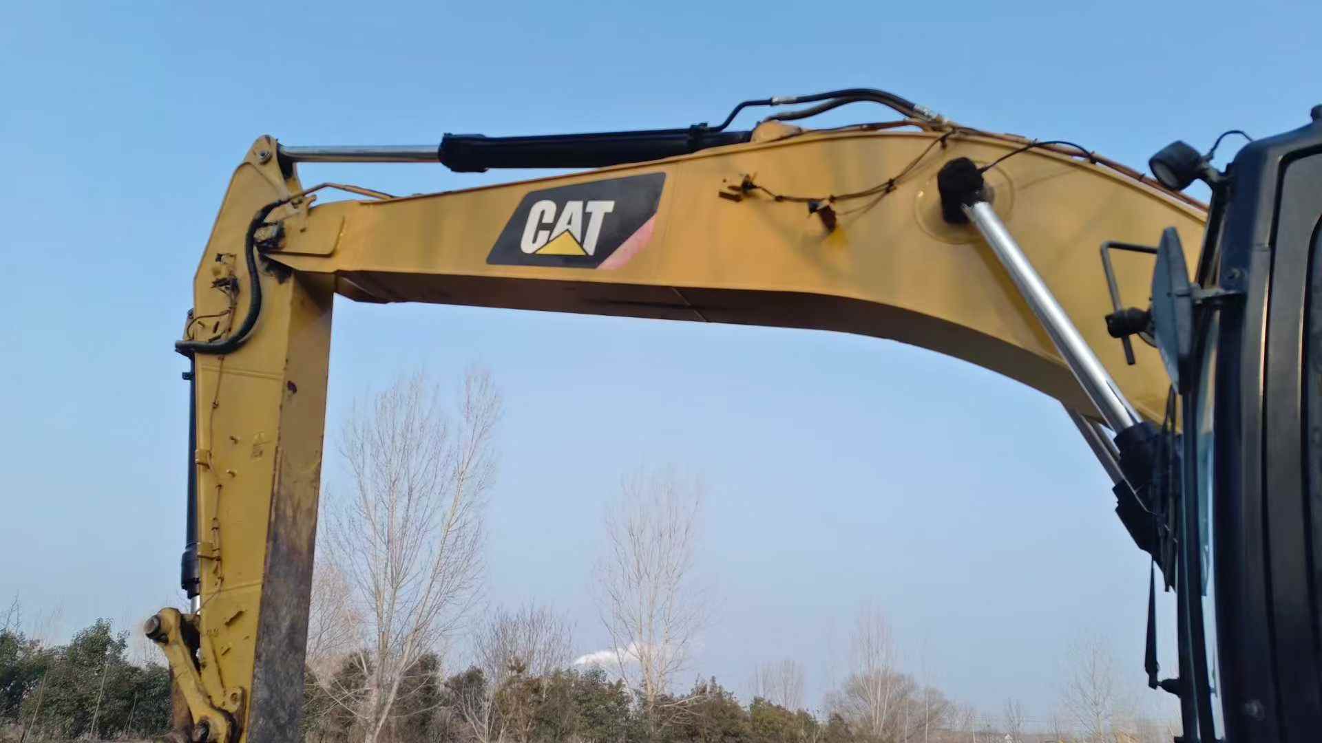 Used Caterpillar 323 Excavator 2018 Model / 6