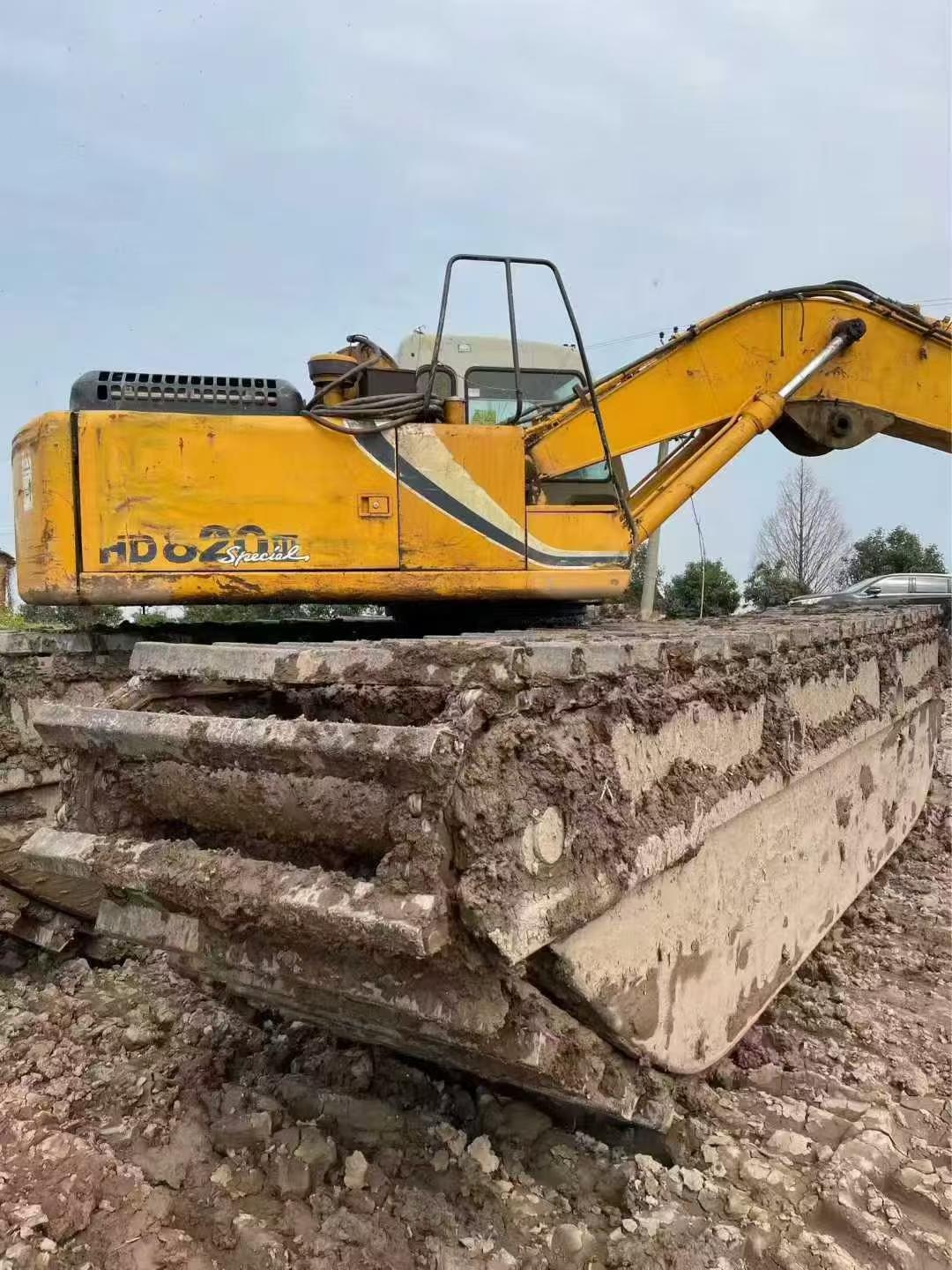 Used Kato HD820 Excavator 2010 Model / 2