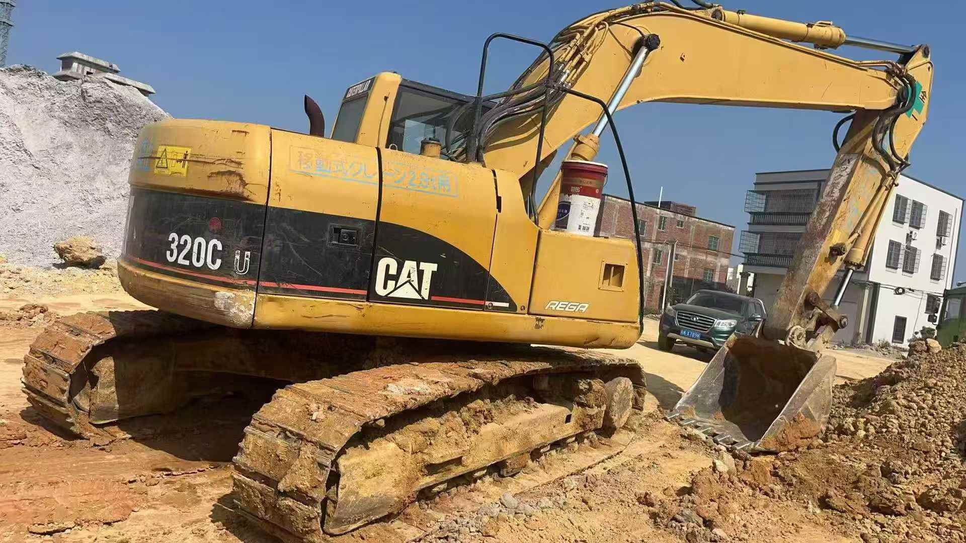 Used Caterpillar 320CU Excavator 2016 Model / 3