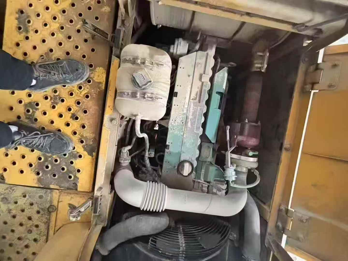 Used Volvo EC200 Excavator 2014 Model / 5