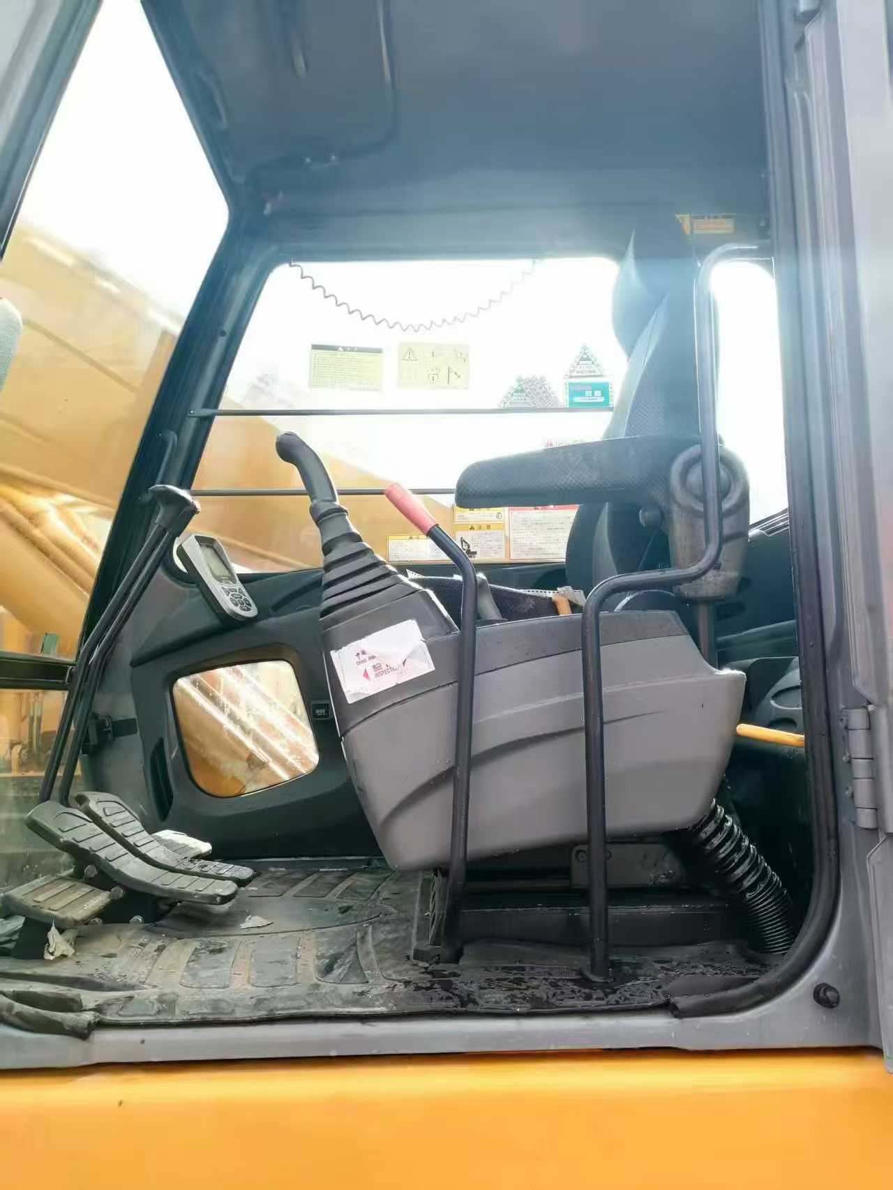 Used Kato HD820V Excavator 2016 Model / 5