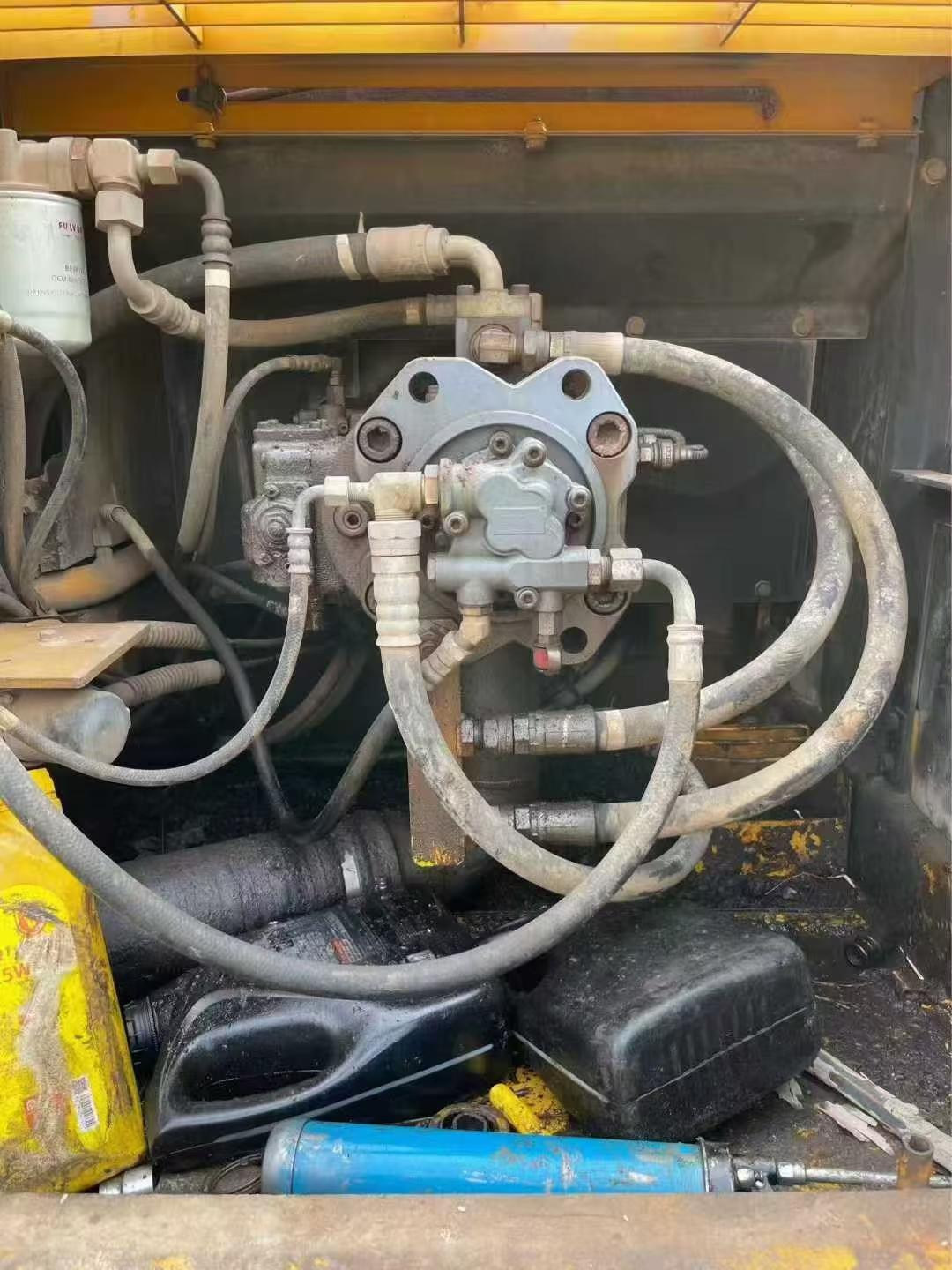 Used Kato HD820 Excavator 2010 Model / 6