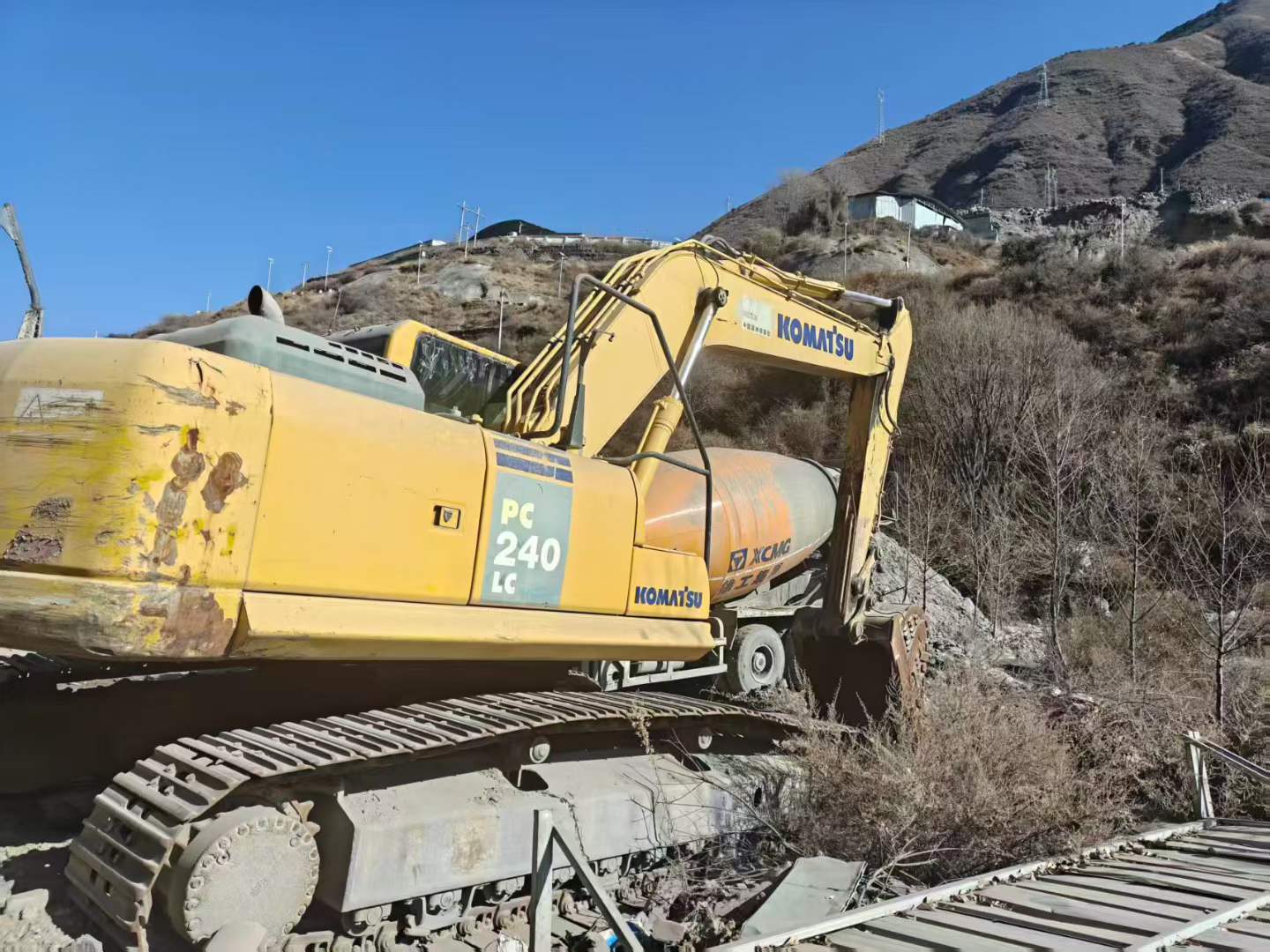 Used Komatsu PC240-11M0 Excavator 2014 Model / 7