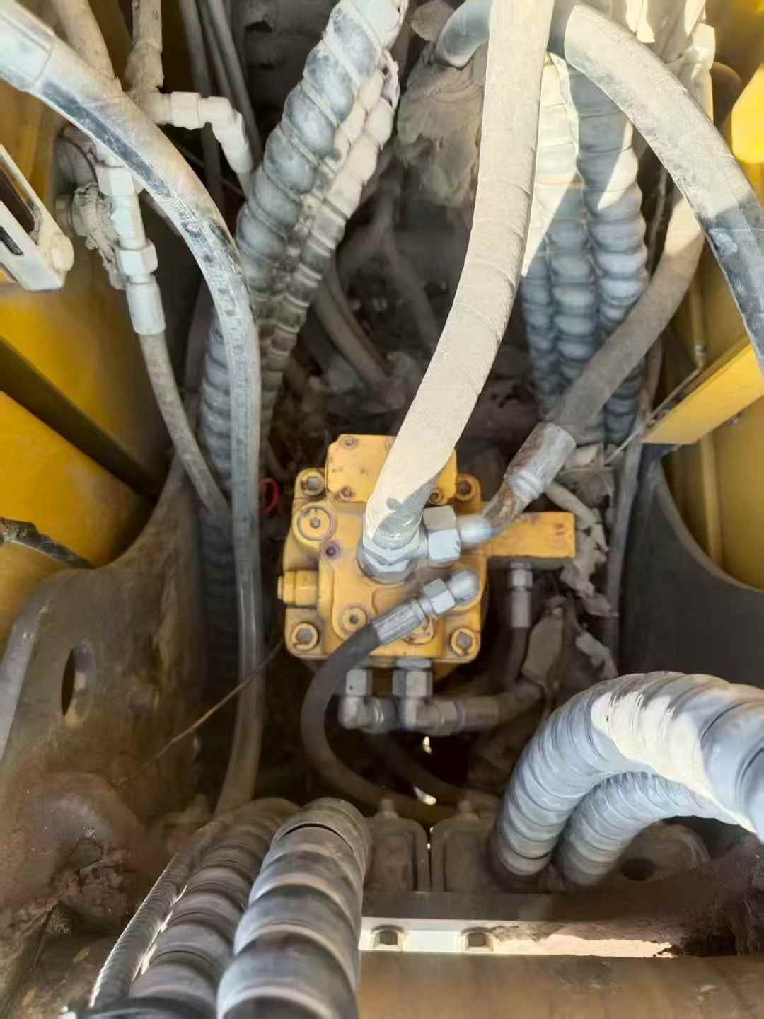 Used XCMG XE75WD Excavator 2016 Model / 4