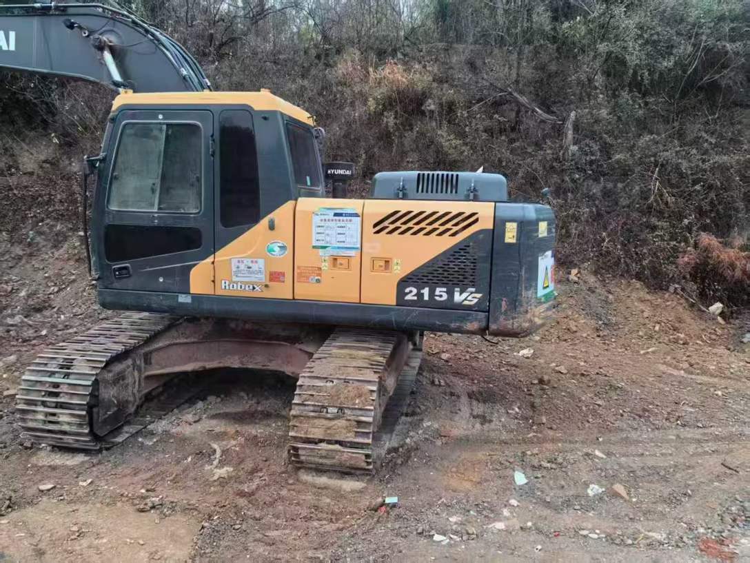 Used Hyundai R205VSN Excavator 2022 Model / 2