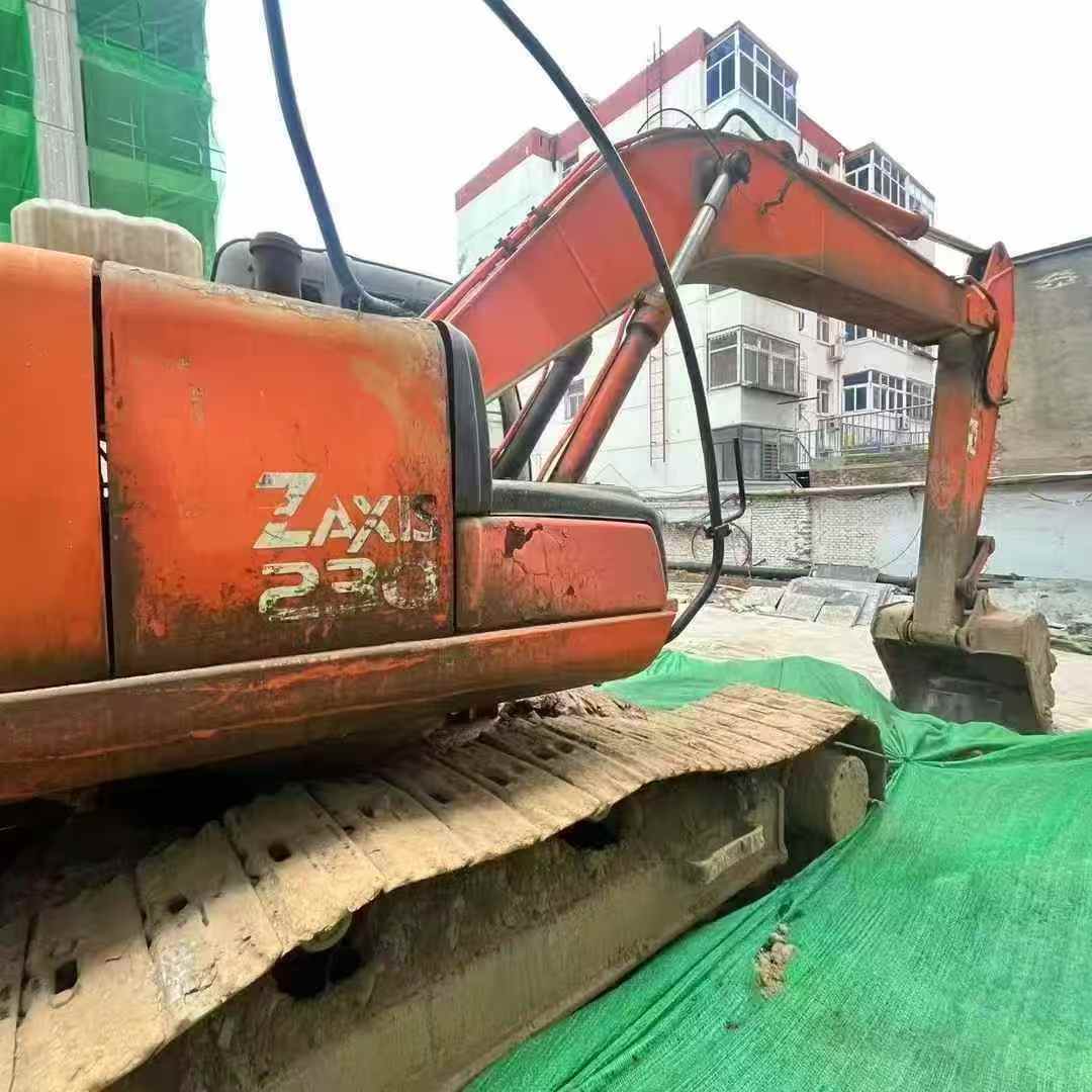 Used Hitachi ZX230 Excavator 2016 Model / 2