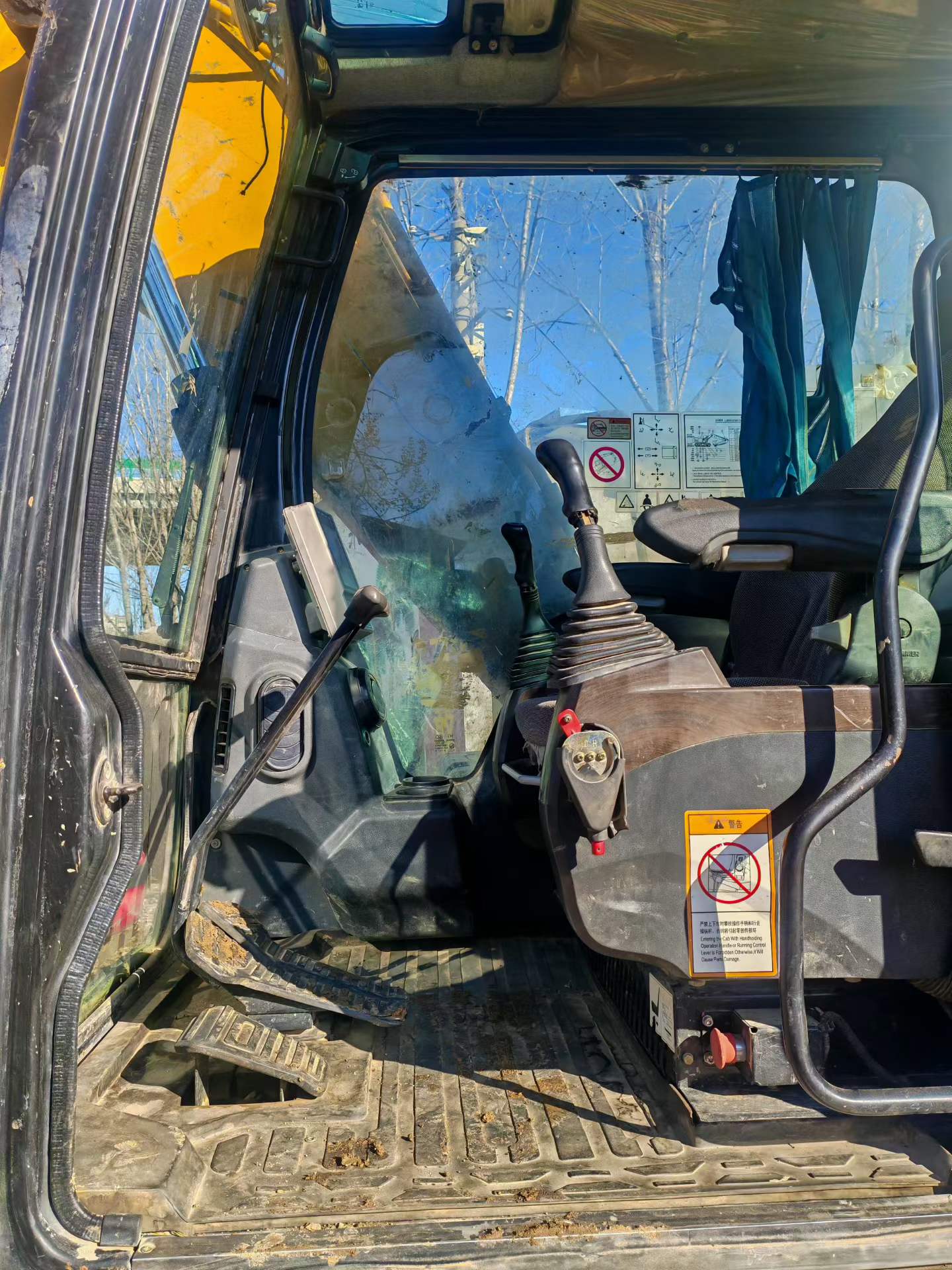 Used Sany SY135 Excavator 2016 Model / 3