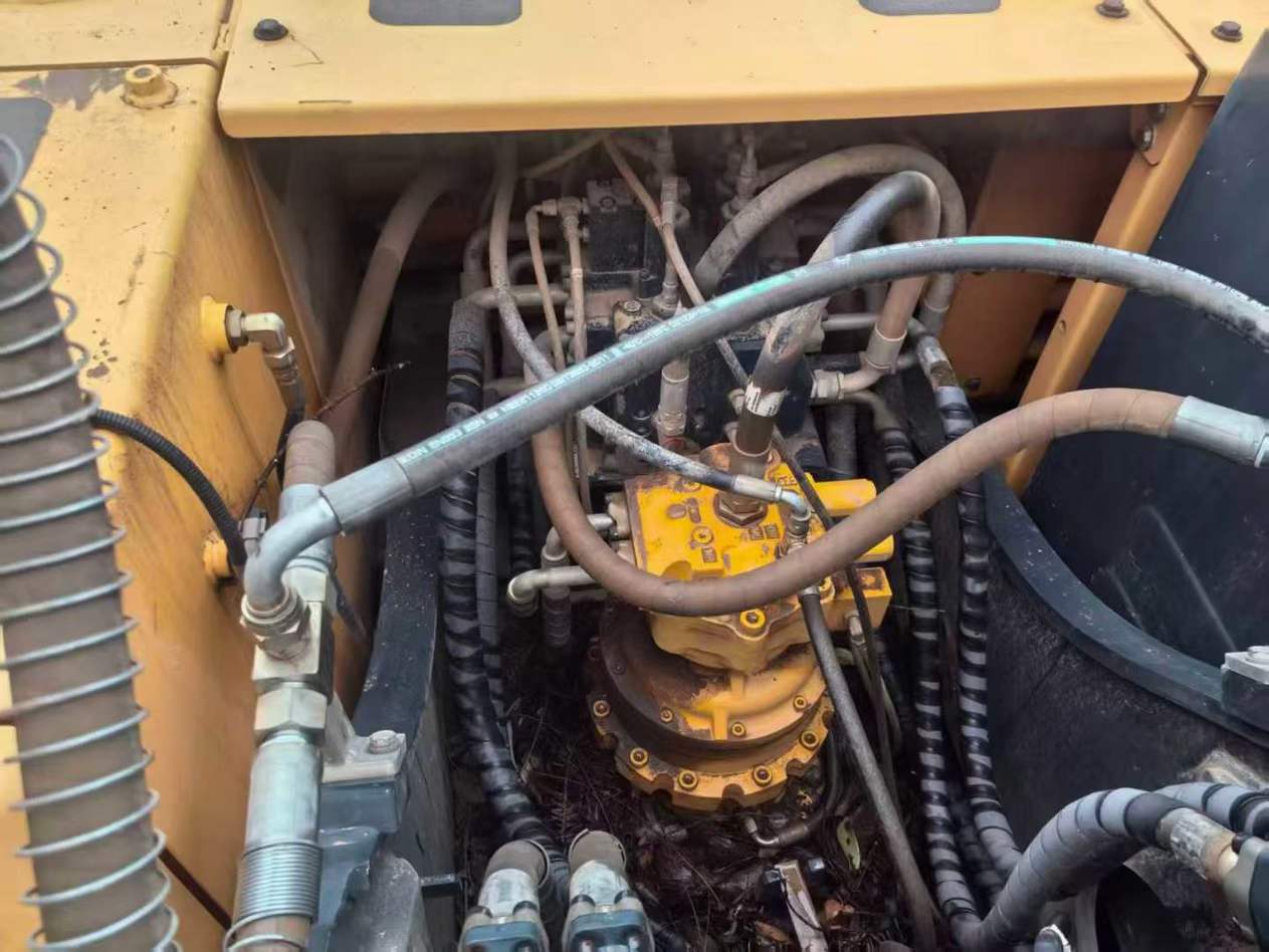 Used Hyundai R205VSN Excavator 2022 Model / 7