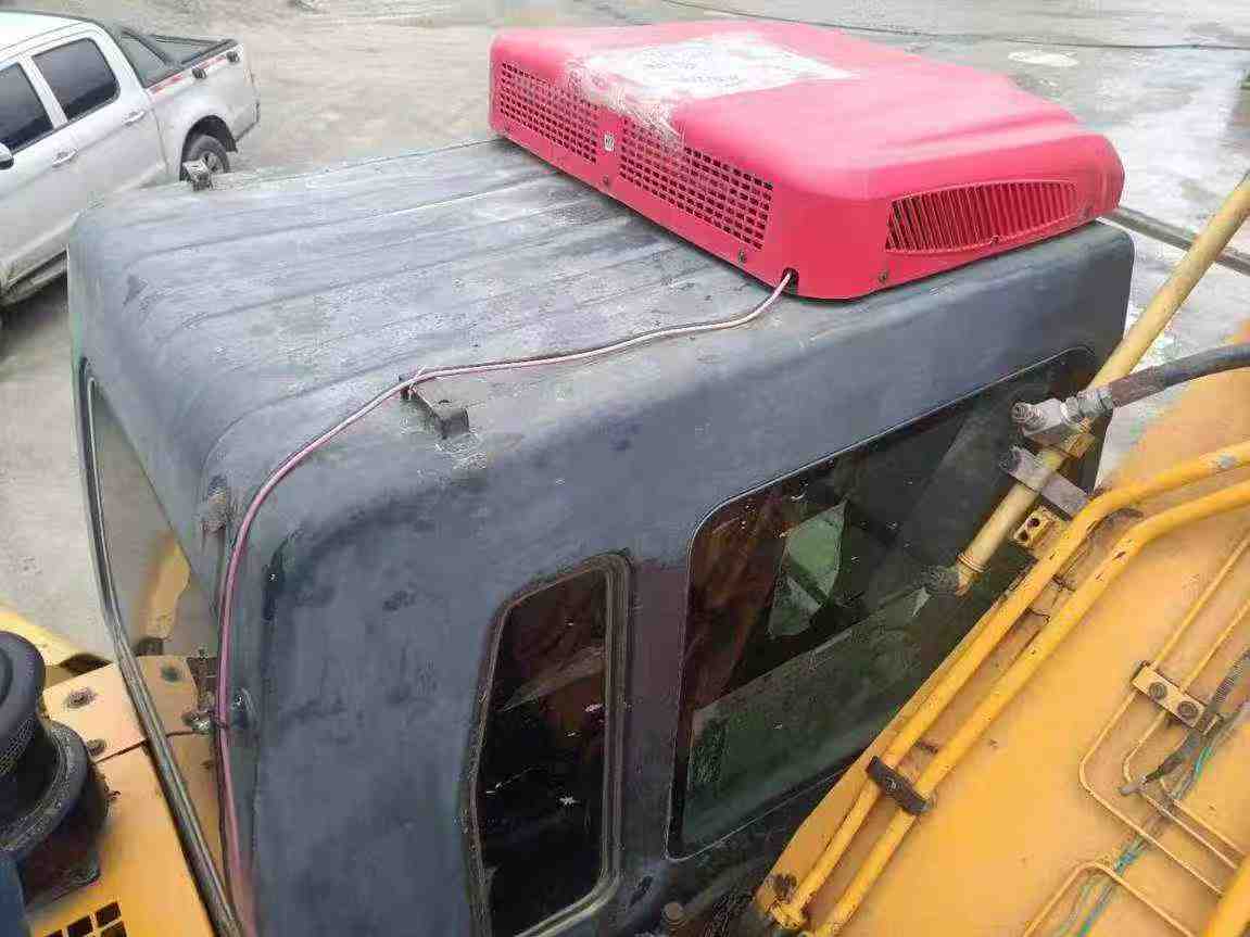 Used Hyundai R225-7 Excavator 2016 Model / 7