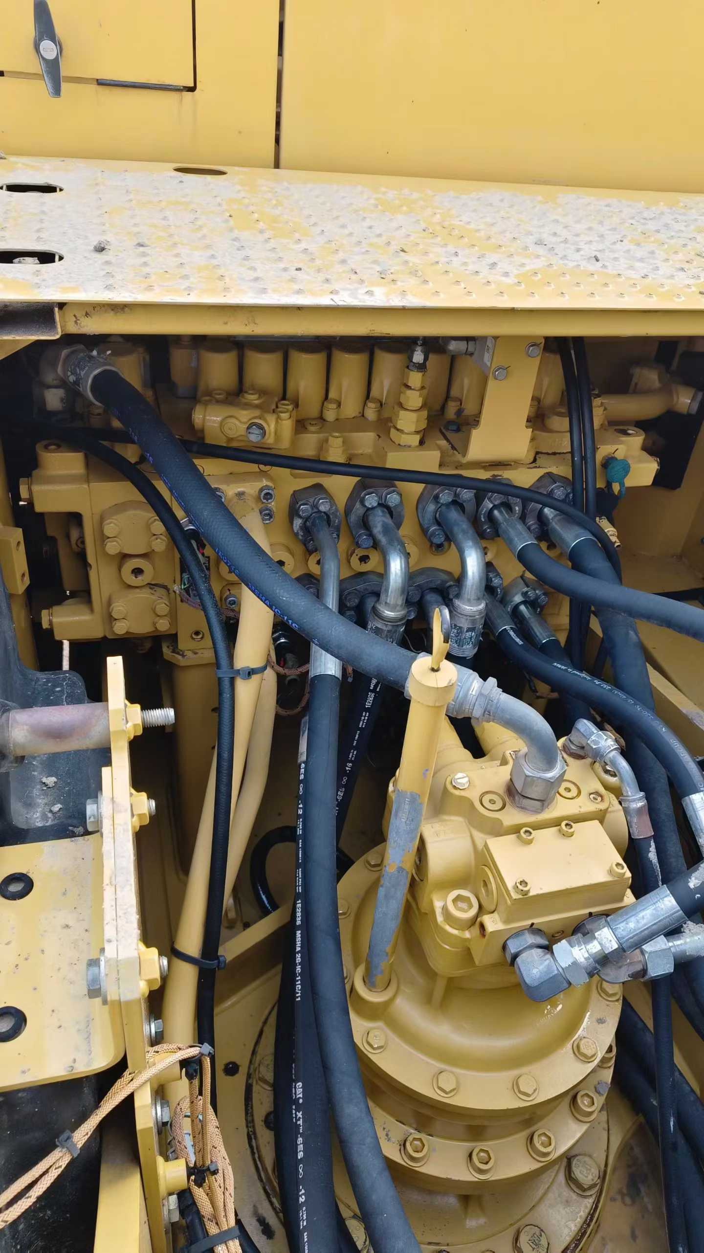 Used Caterpillar 323 Excavator 2018 Model / 8