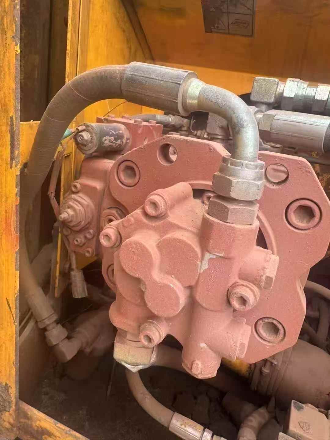 Used Hyundai R110-7 Excavator 2015 Model / 2