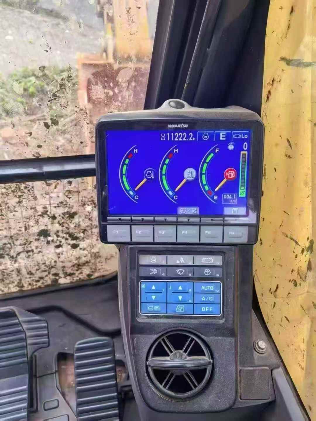 Used Komatsu PC200-8 Excavator 2017 Model / 8