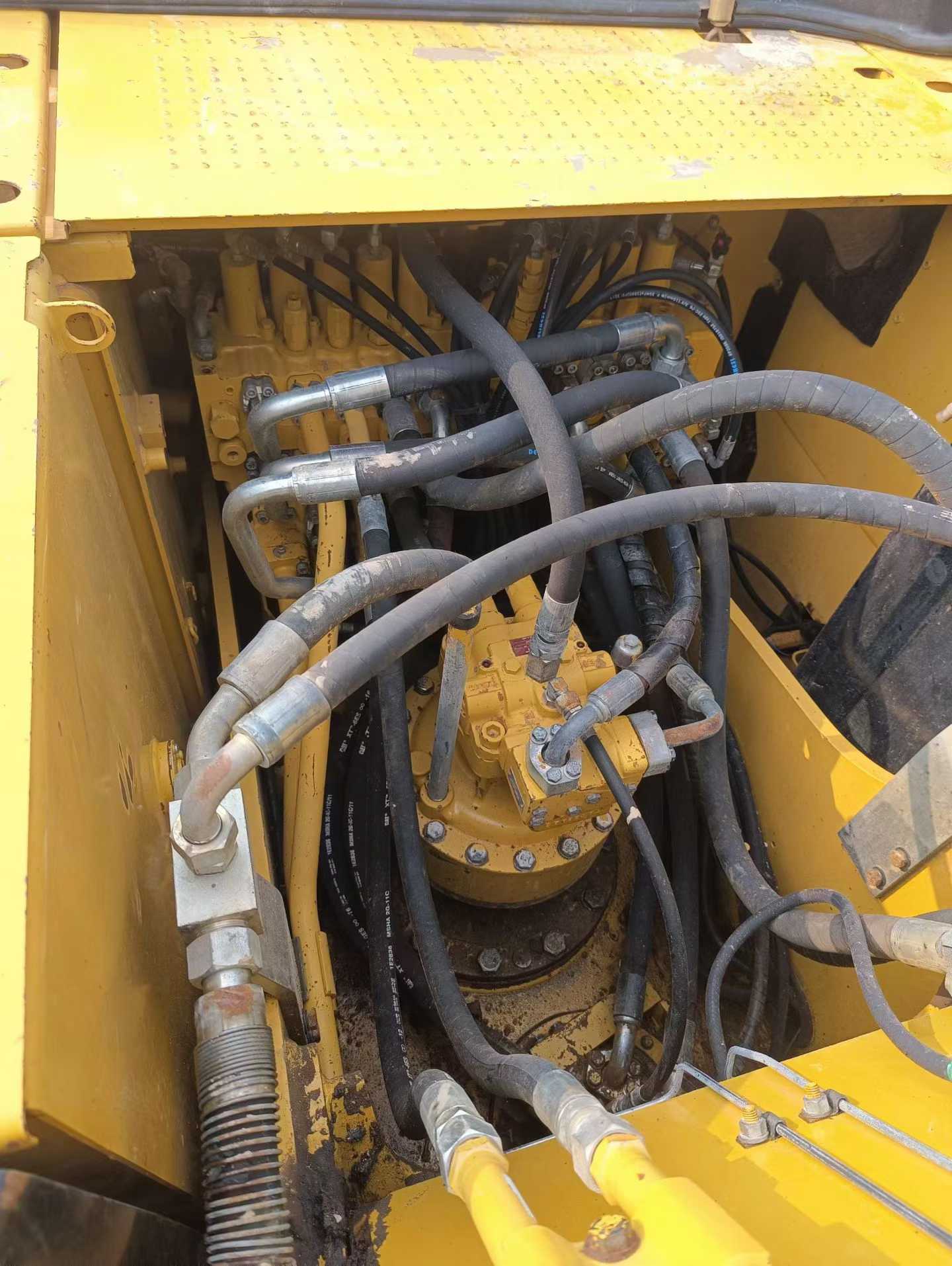 Used Caterpillar 323 Excavator 2014 Model / 5