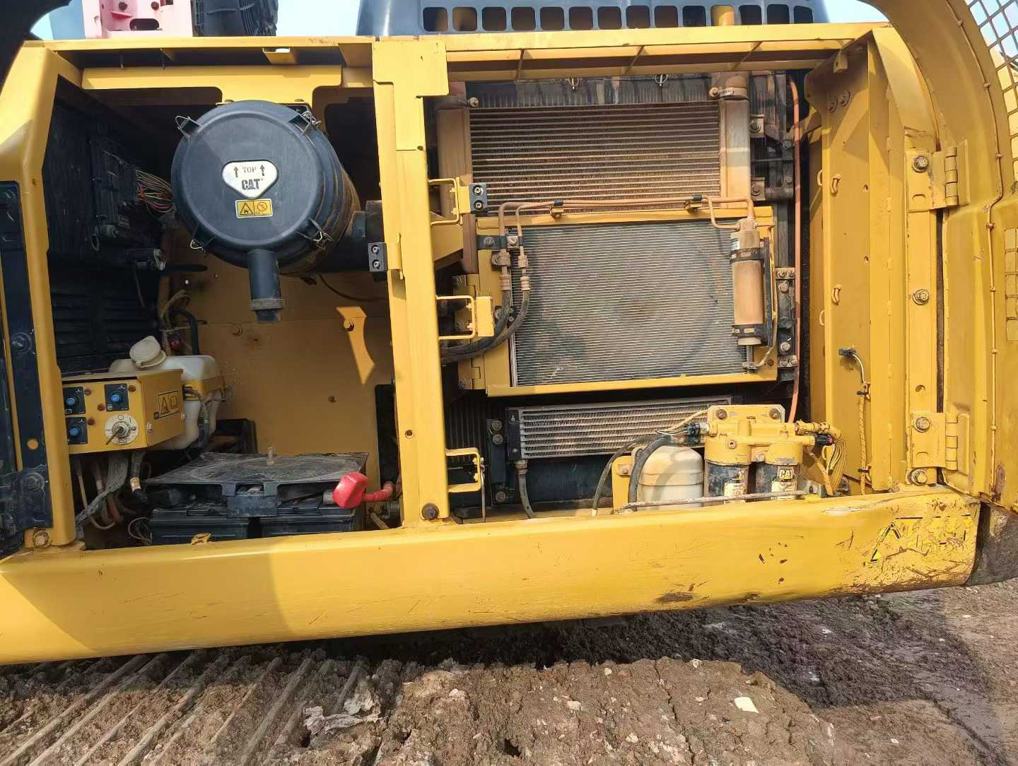 Used Caterpillar 323 Excavator 2014 Model / 9