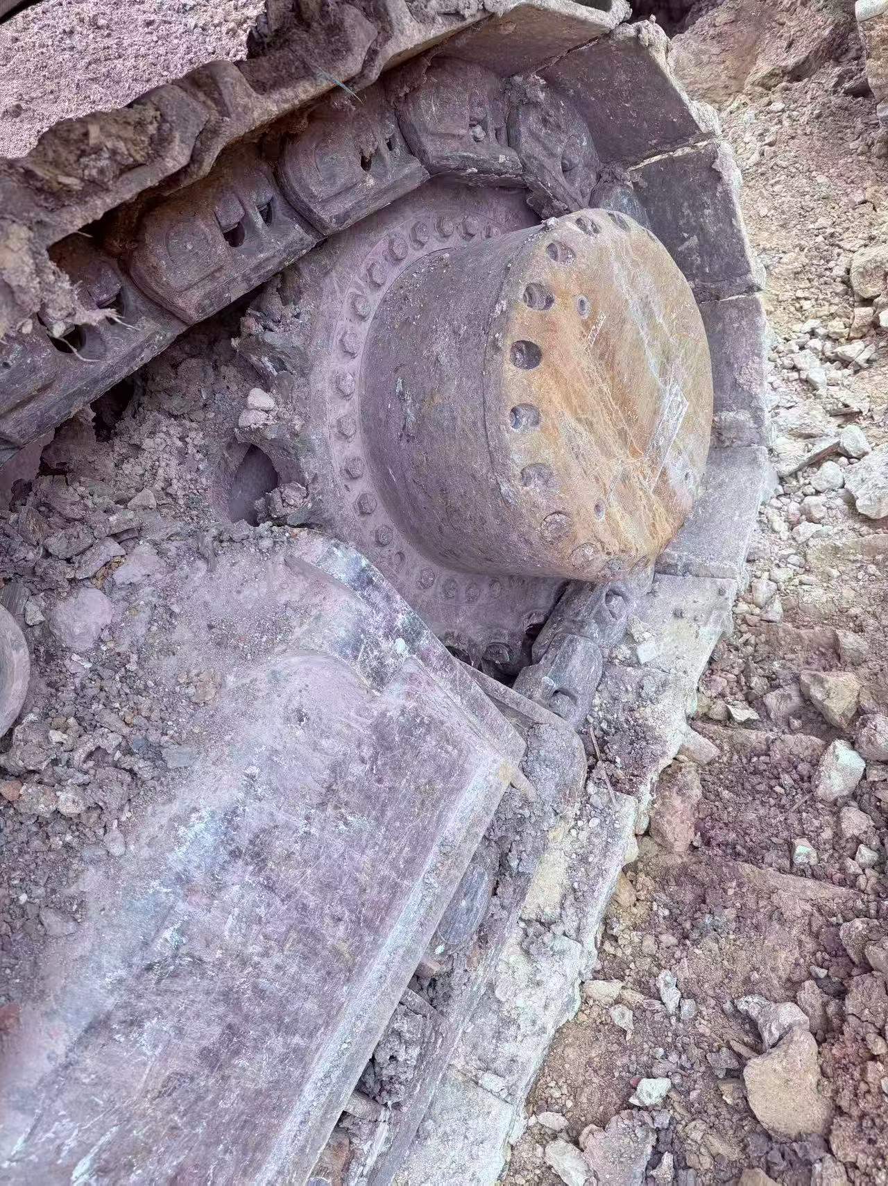 Used XCMG XE750G Excavator 2016 Model / 4