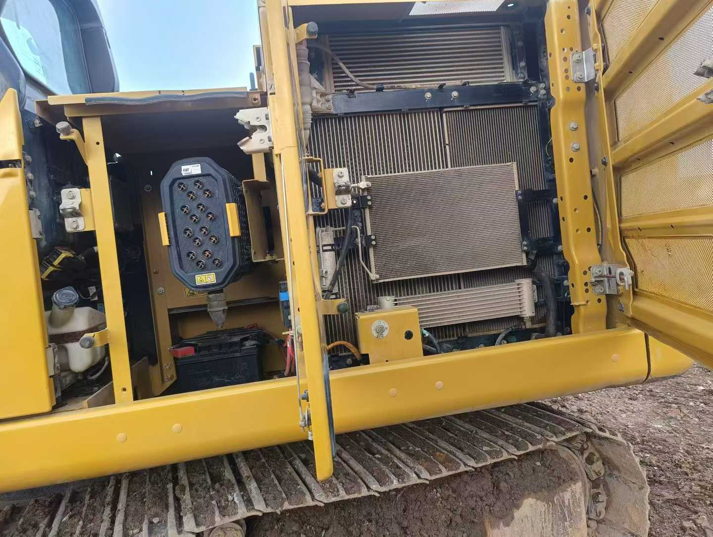 Used Caterpillar 323 Excavator 2021 Model / 8