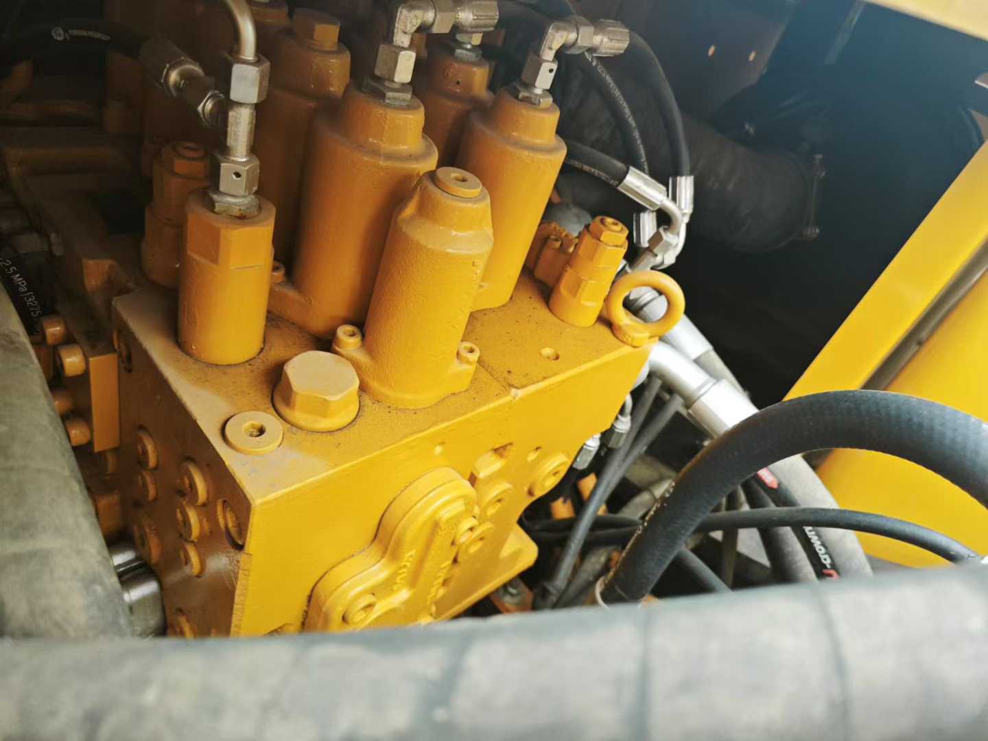 Used Sany SY215W Excavator 2014 Model / 4