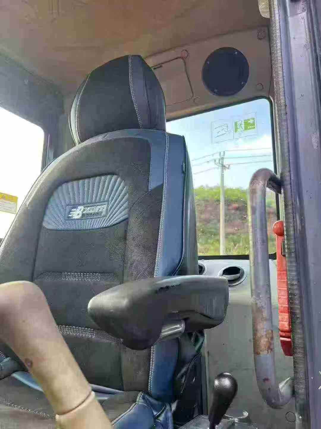 Used XCMG XE60 Excavator 2016 Model / 3