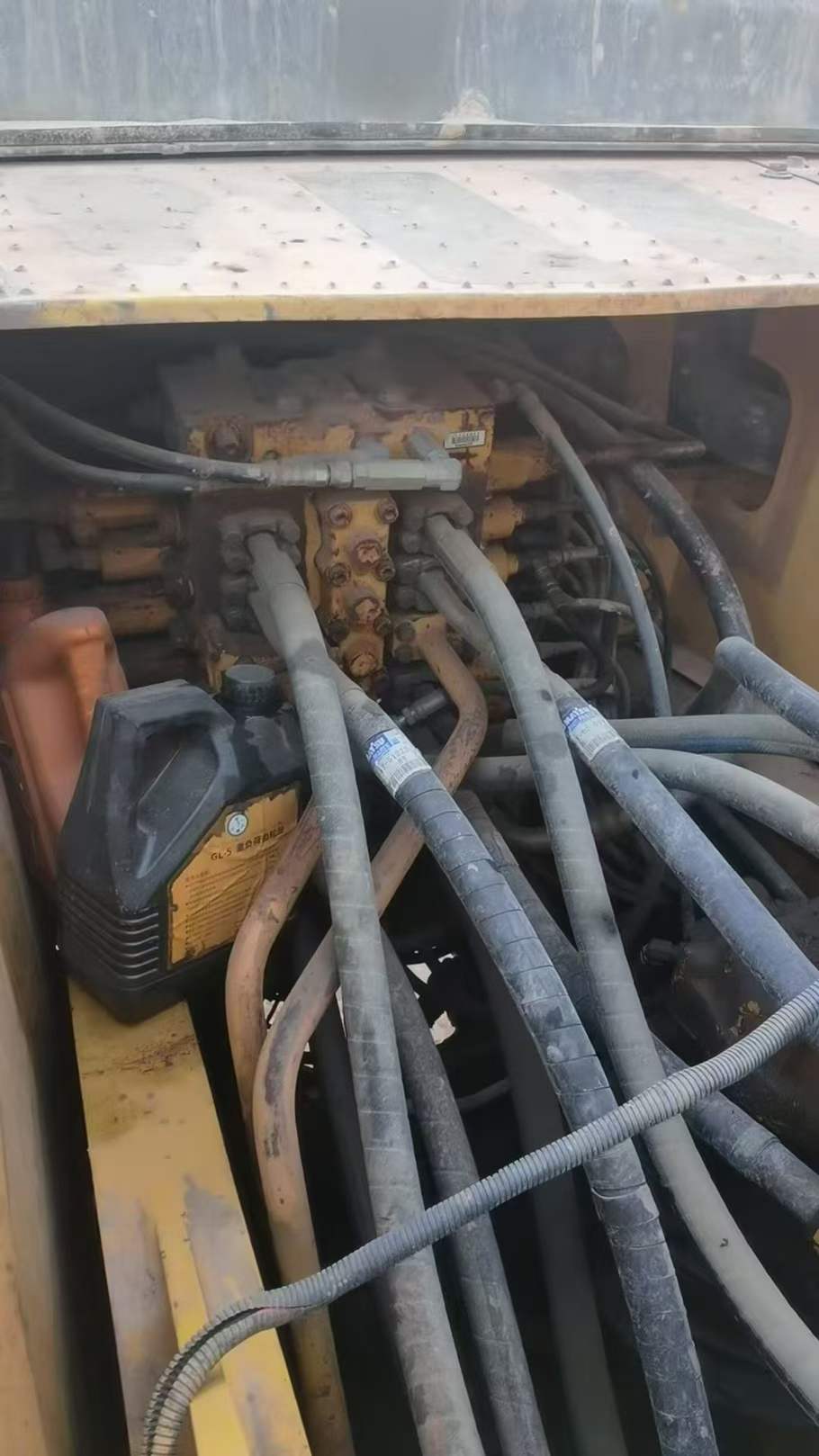 Used Komatsu PC210LC-8 Excavator 2016 Model / 3