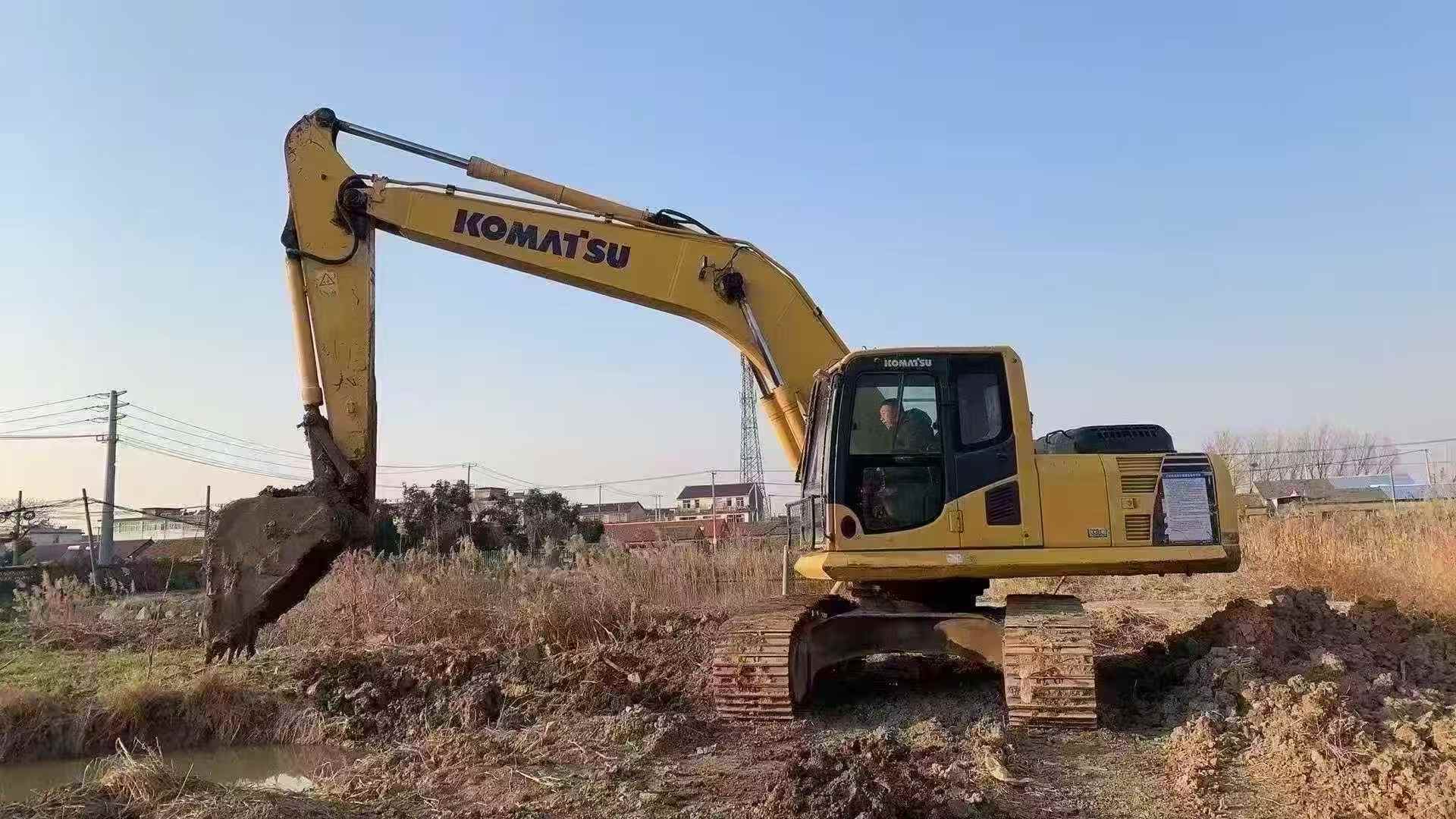 Used Komatsu PC210 Excavator 2018 Model / 3