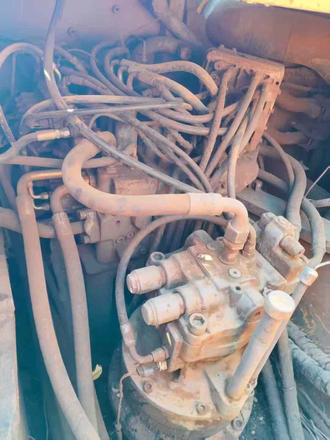 Used Hitachi ZAXIS200 Excavator 2011 Model / 7