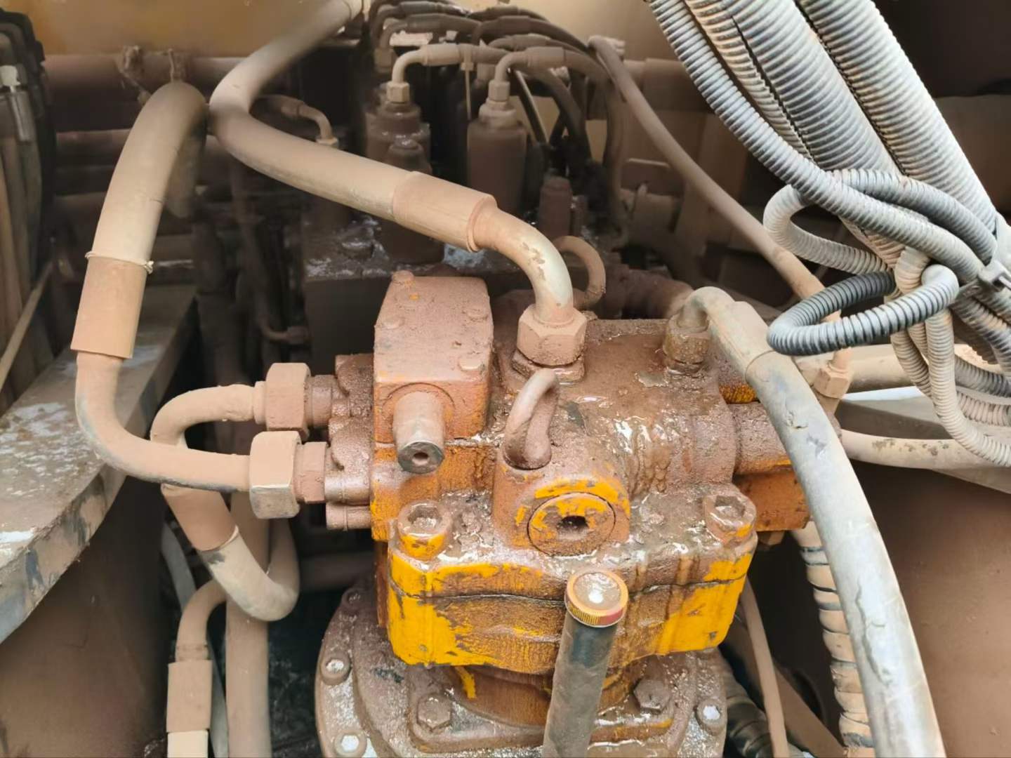 Used XCMG XE270DK Excavator 2019 Model / 3