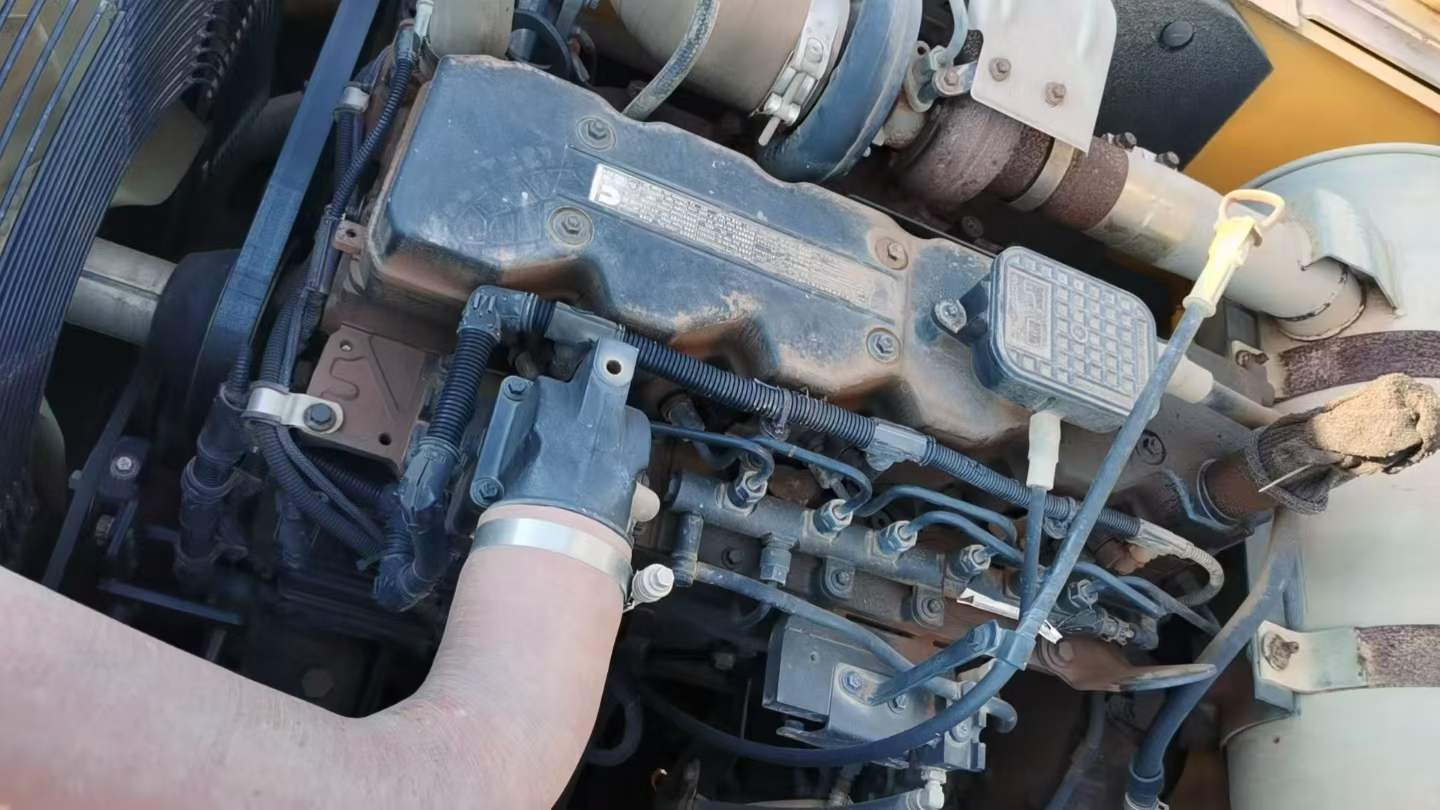 Used Hyundai R215VSN Excavator 2019 Model / 6