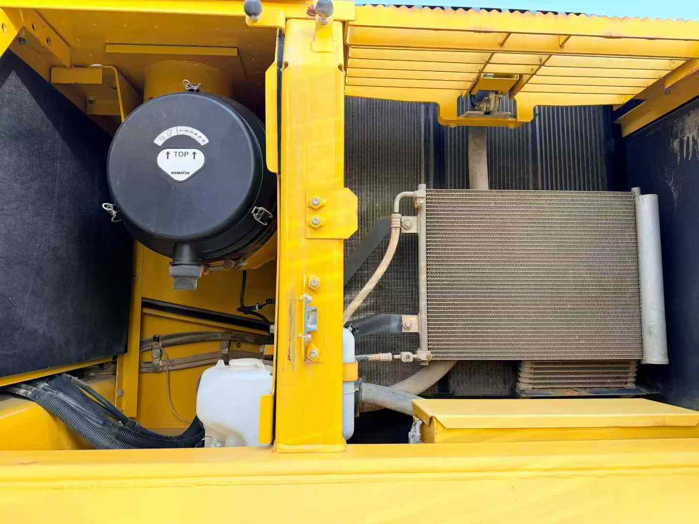 Used Komatsu PC240NLC-8(18) Excavator 2021 Model / 4