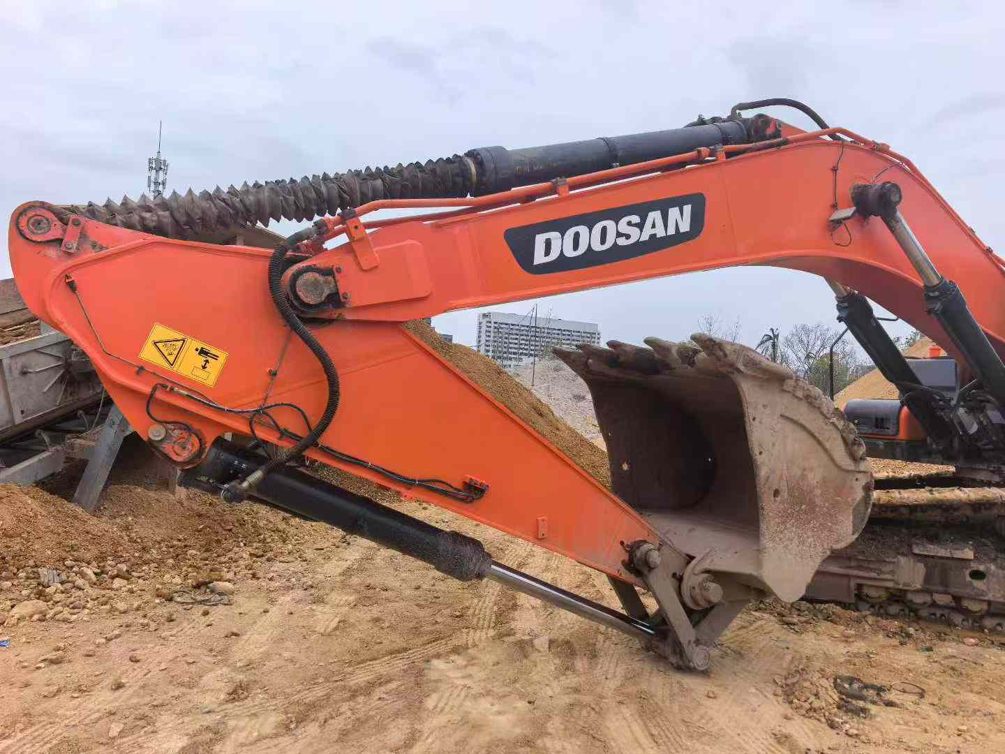 Used Doosan DL420 Excavator 2021 Model / 3