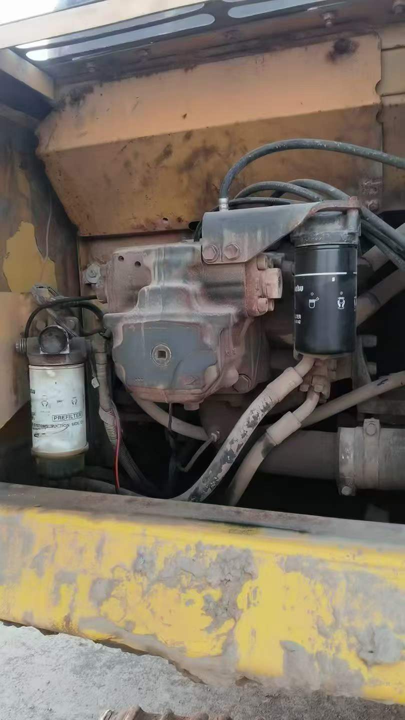 Used Komatsu PC210LC-8 Excavator 2016 Model / 6