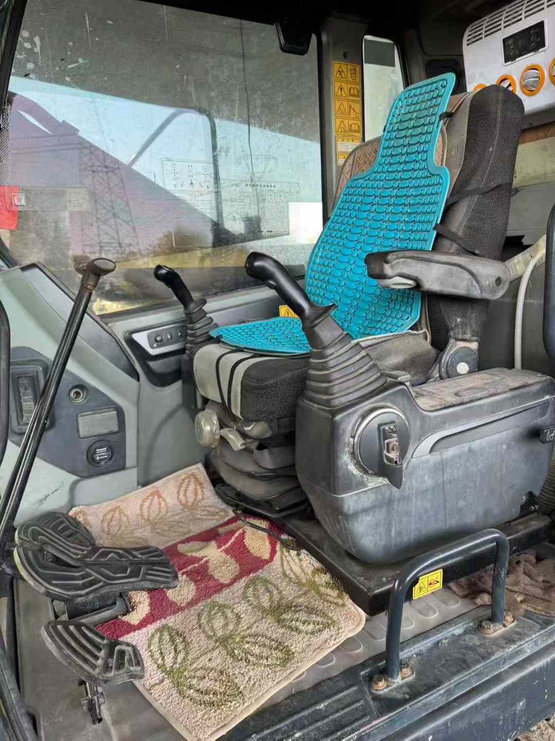 Used Hyundai R215VSN Excavator 2017 Model / 4