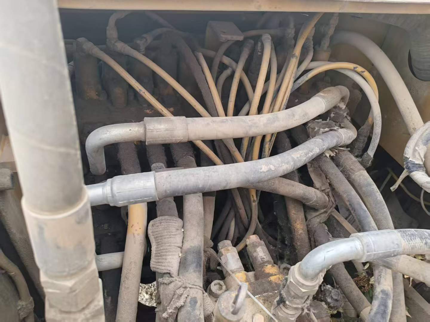 Used Caterpillar 323 Excavator 2016 Model / 3