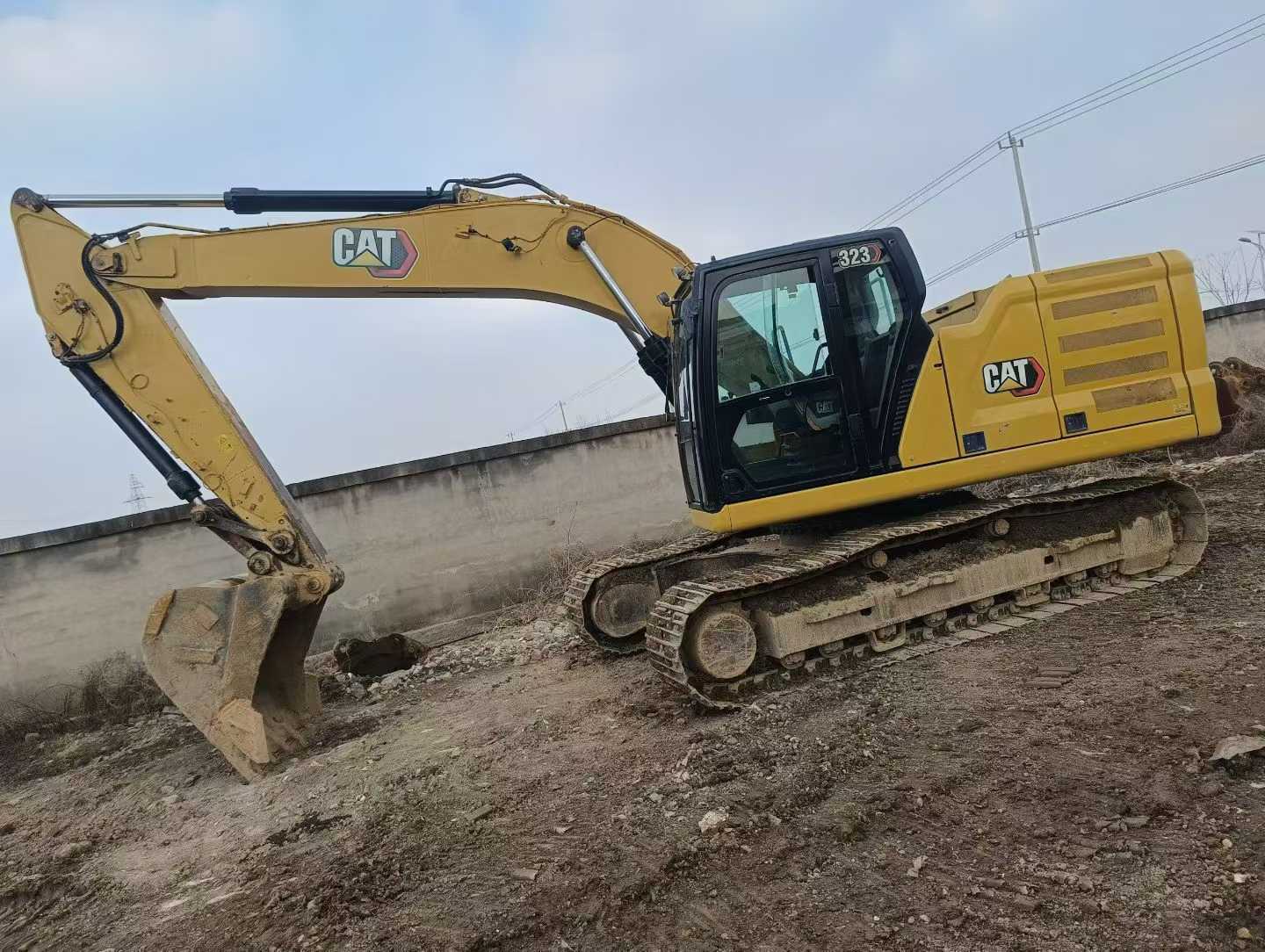 Used Caterpillar 323 Excavator 2021 Model / 2