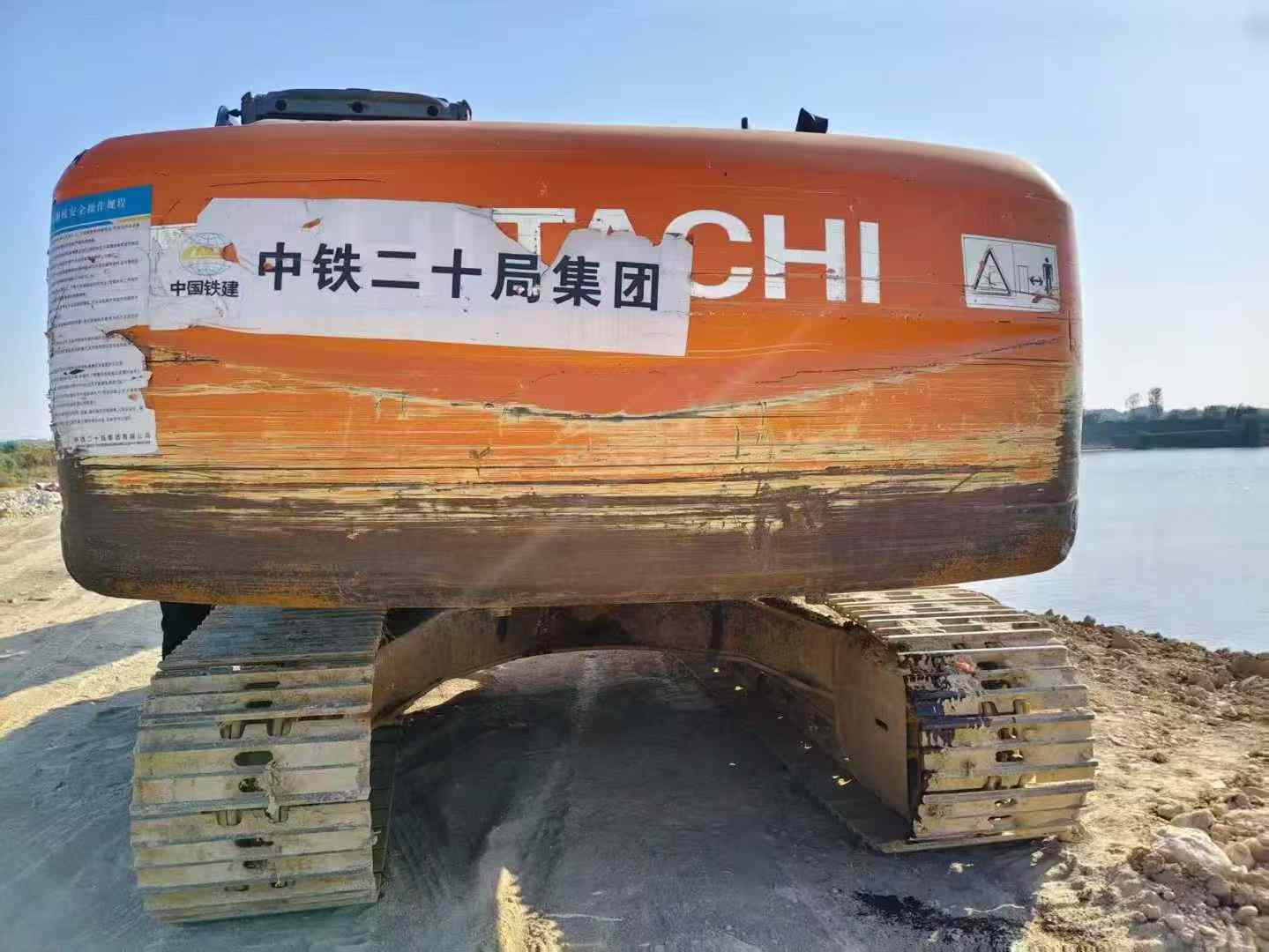 Used Hitachi ZAXIS200 Excavator 2011 Model / 3