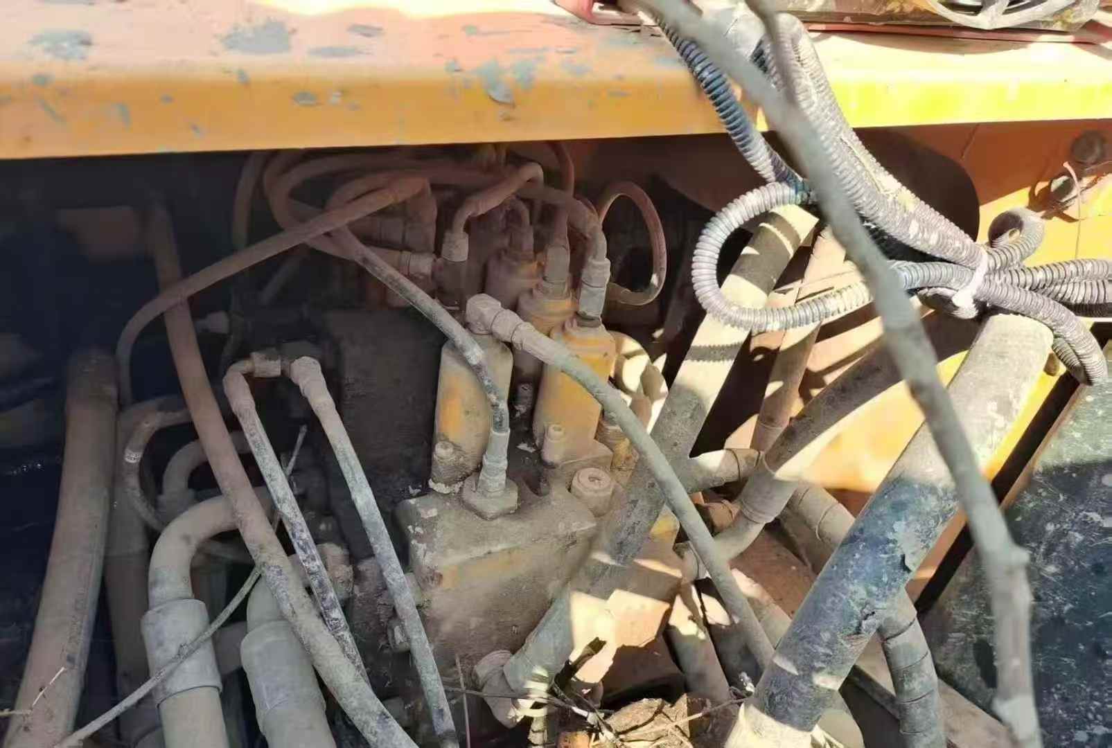 Used Hyundai R215VS Excavator 2017 Model / 9