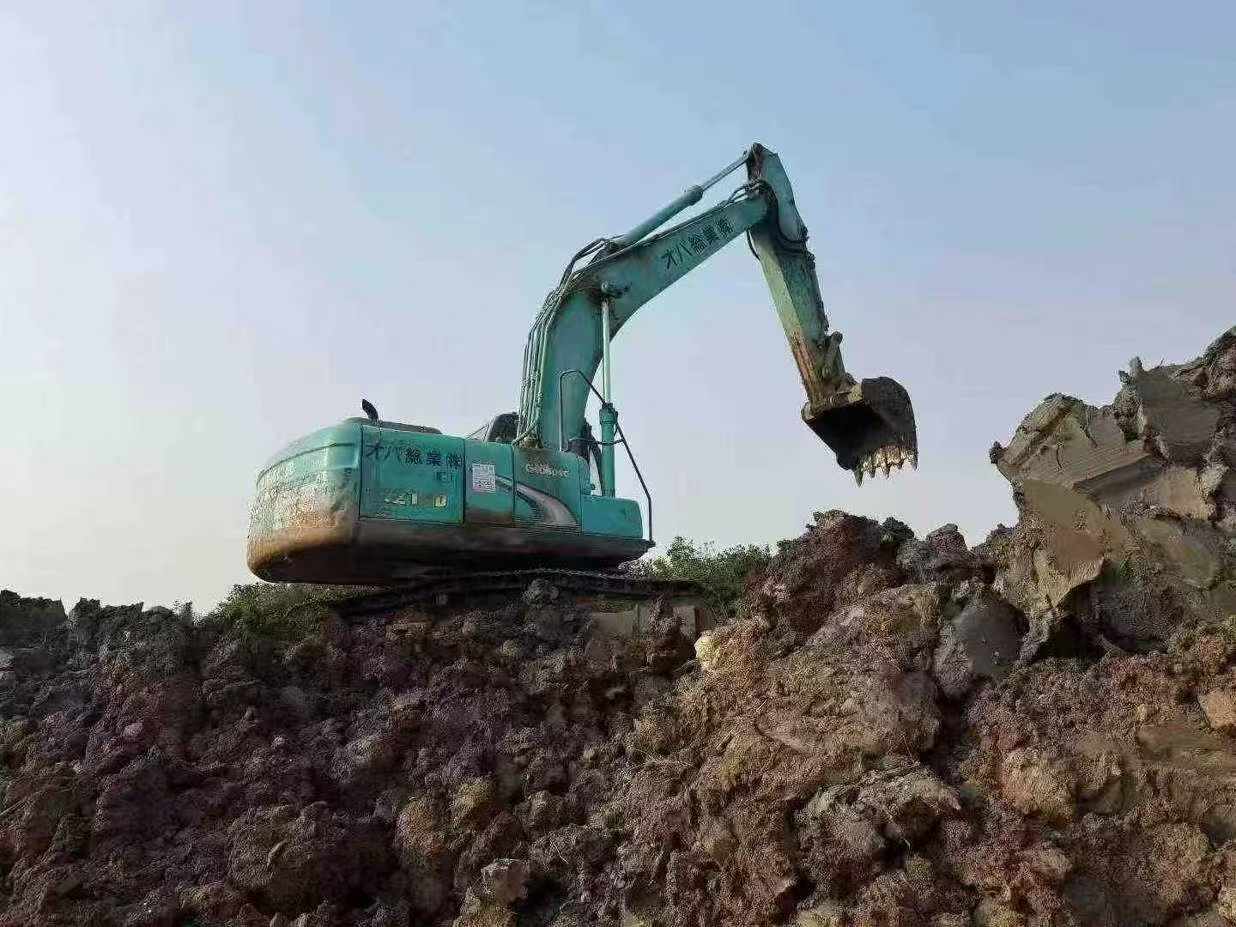 Used Kobelco SK210 Excavator 2016 Model / 9